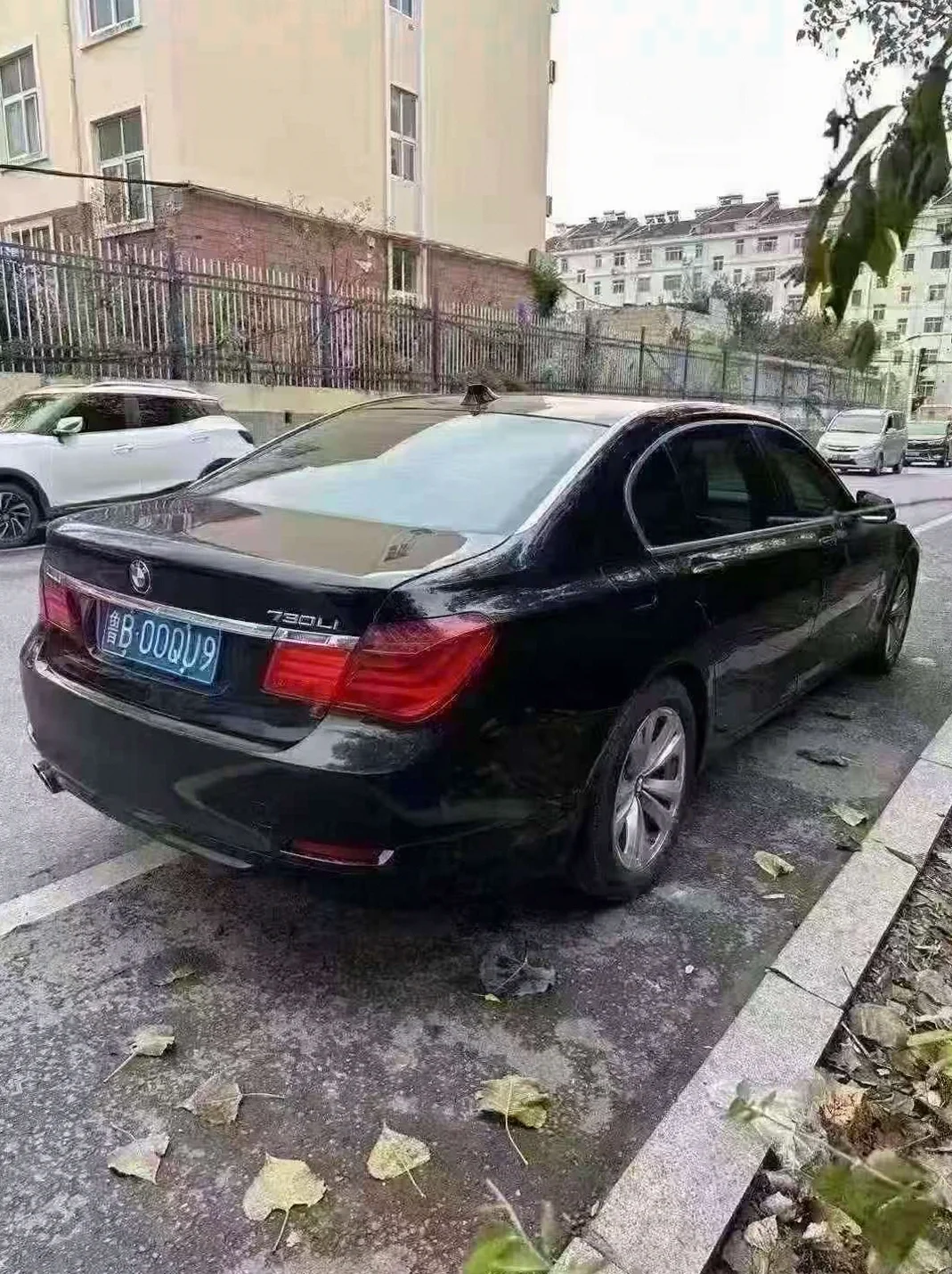 宝马7系 后面外观三