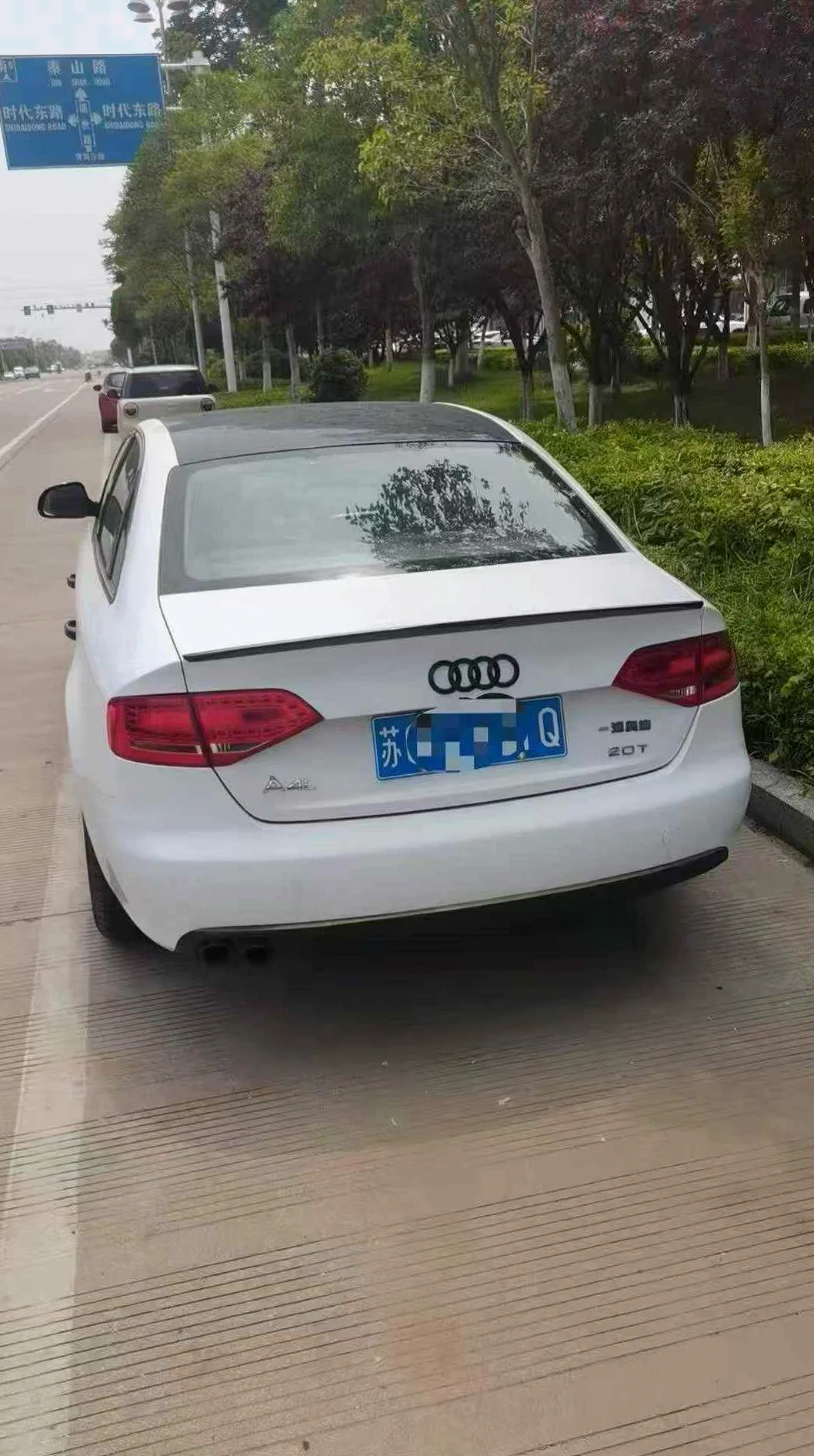 奥迪A4L 正面外观二
