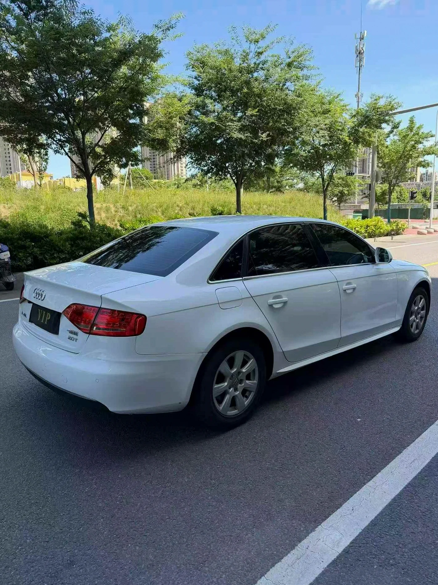 奥迪A4L 后面外观二
