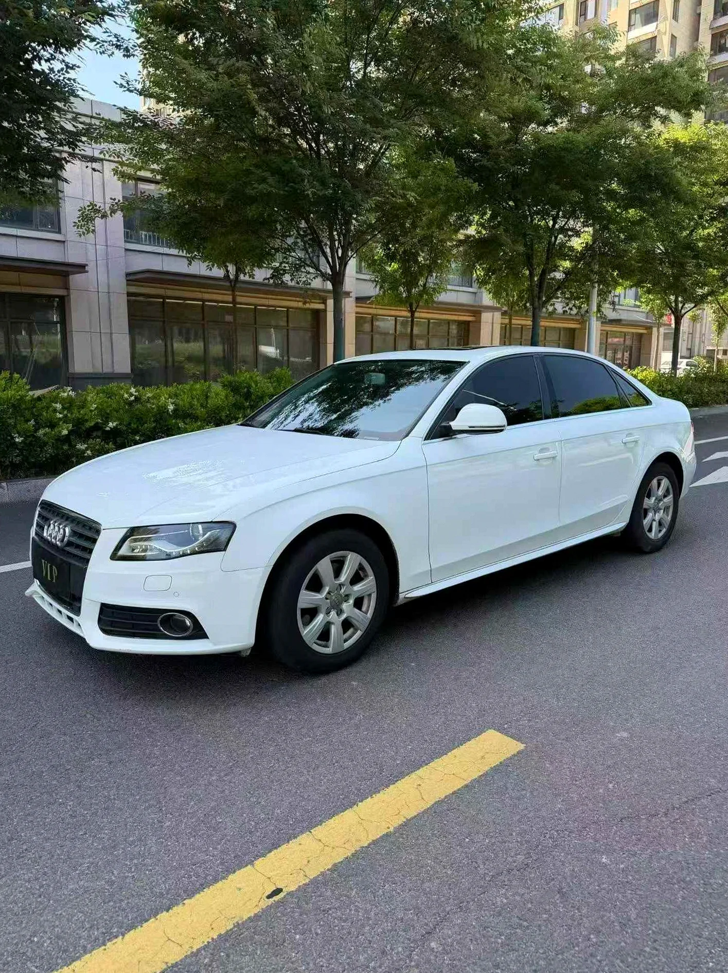 奥迪A4L 正面外观三