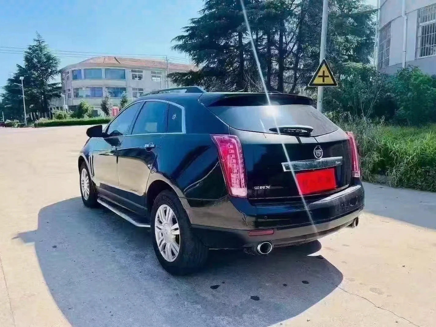 凯迪拉克SRX 后面外观一