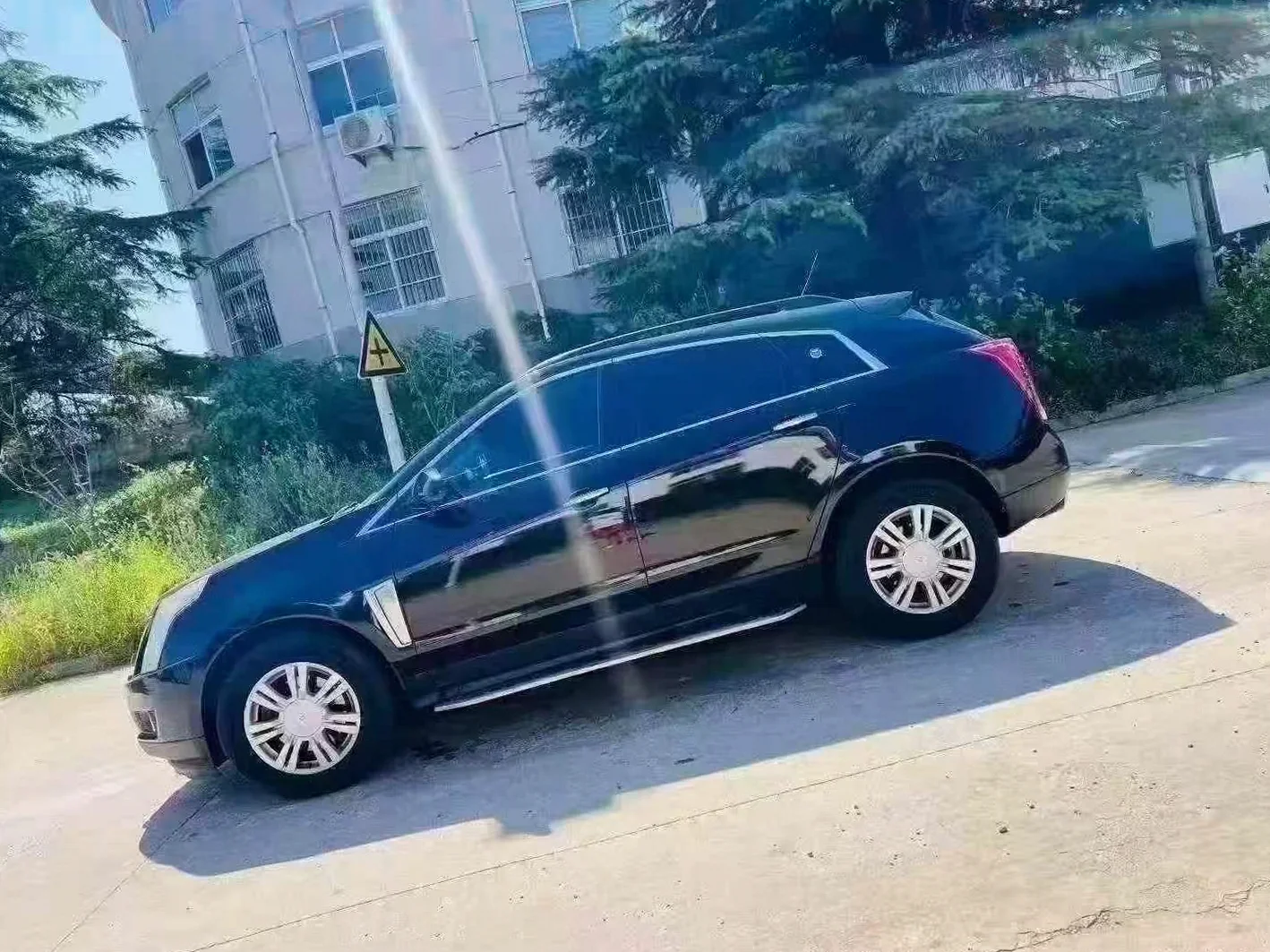 凯迪拉克SRX 正面外观三