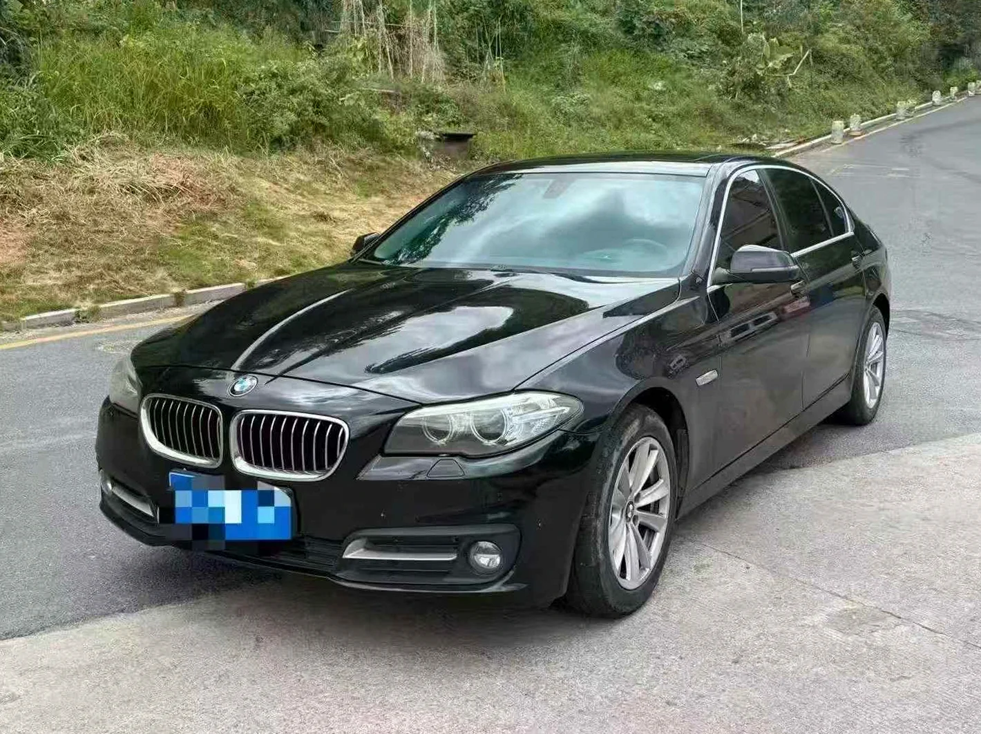 宝马5系 正面外观三