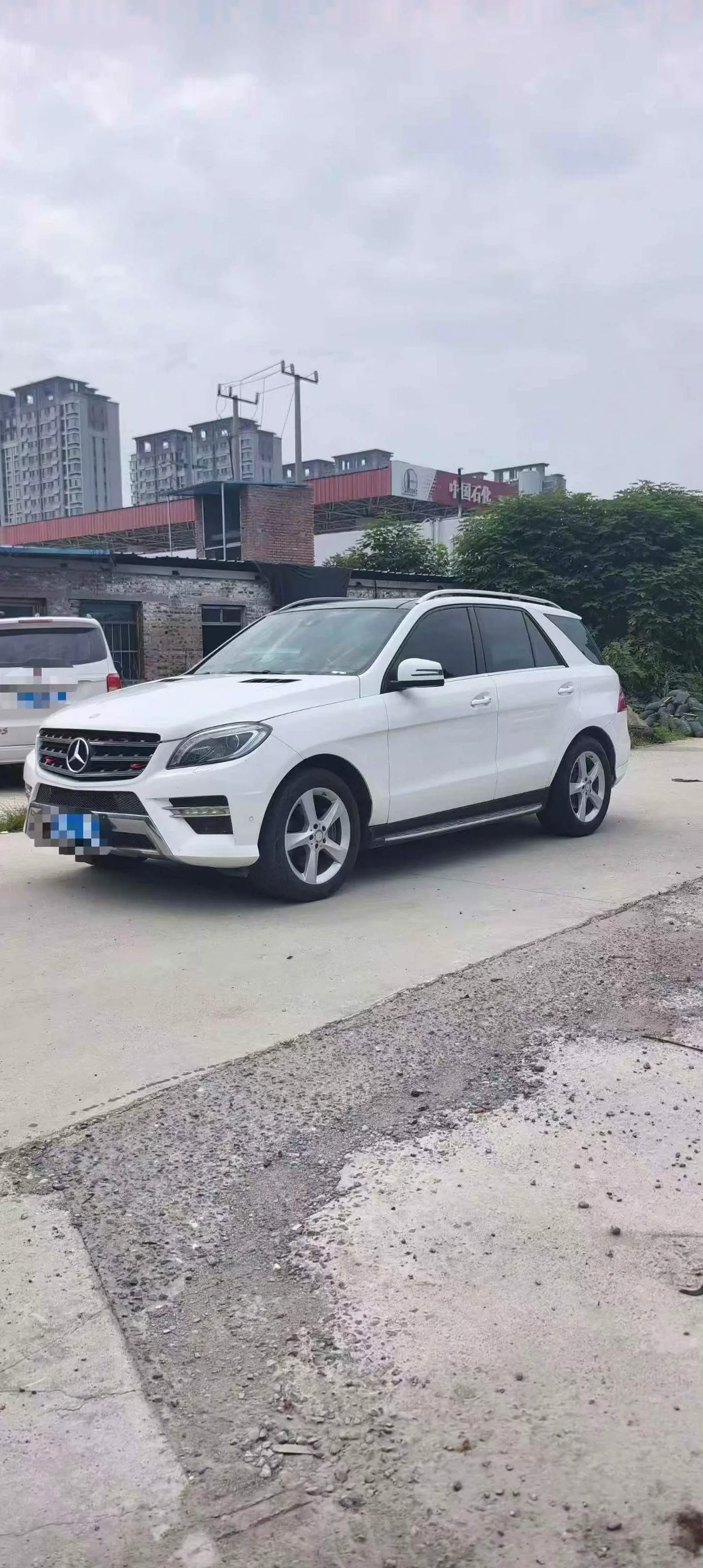 奔驰ML 正面外观三
