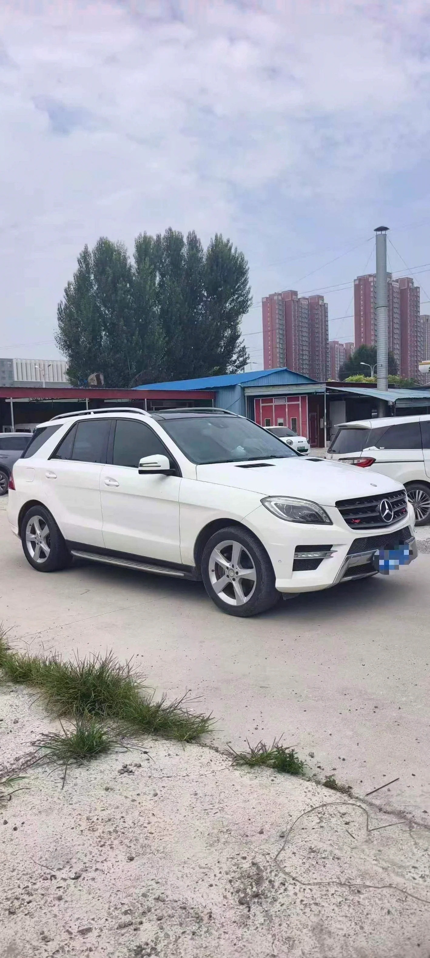 奔驰ML 正面外观二