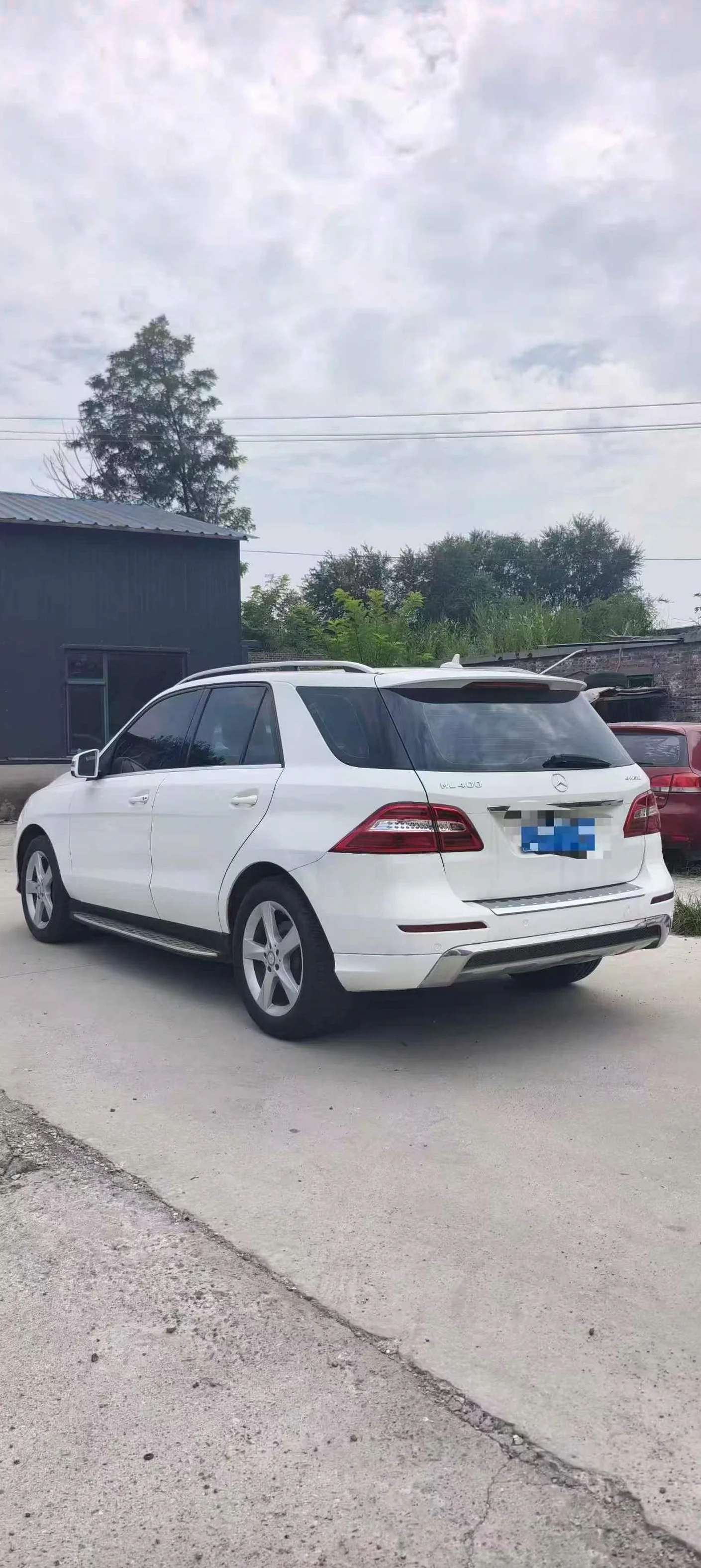 奔驰ML 后面外观一