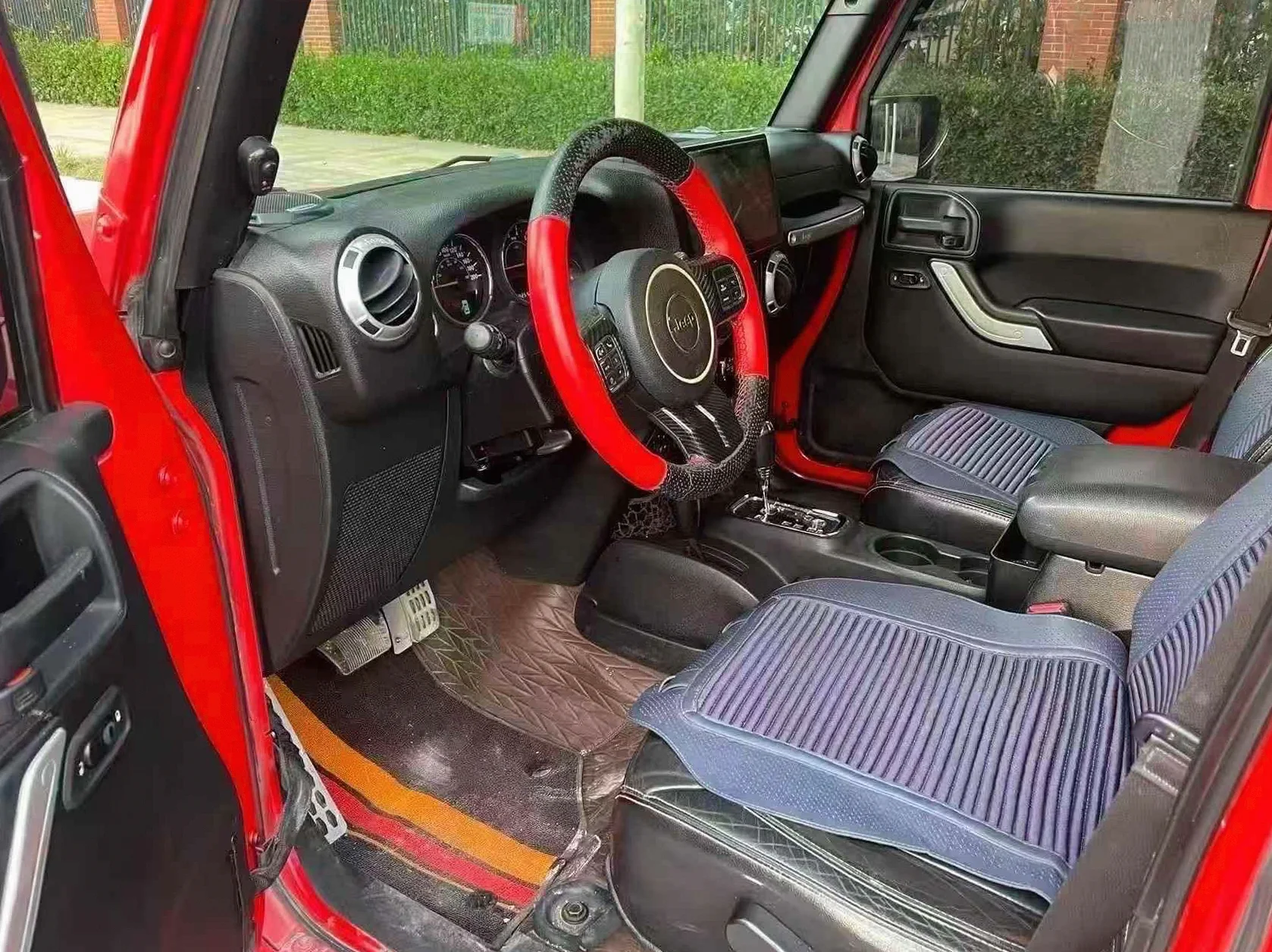Jeep牧马人 内饰前排
