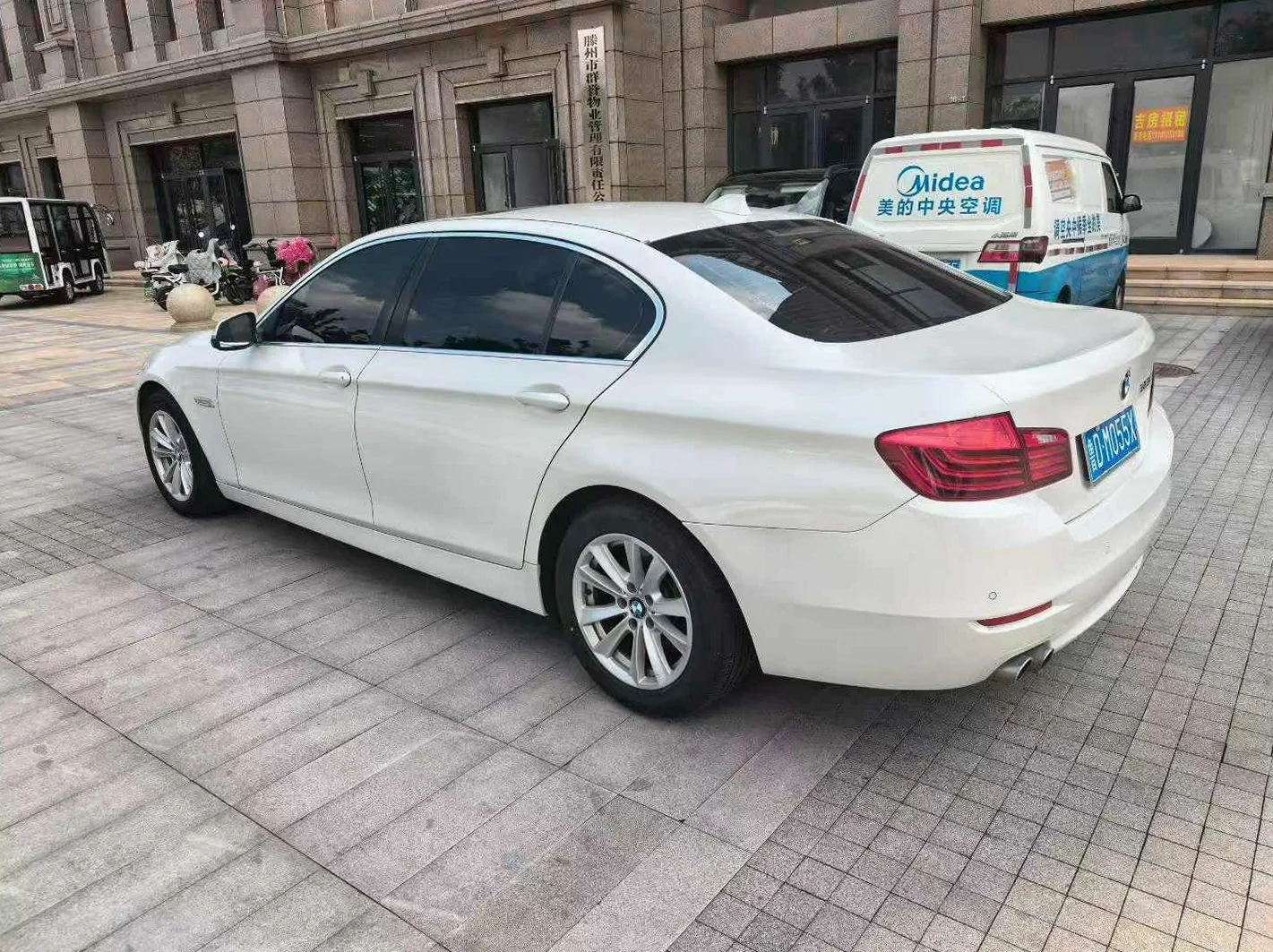 宝马5系 正面外观三