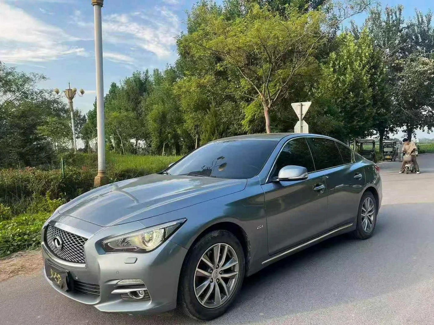 英菲尼迪Q50 正面外观三
