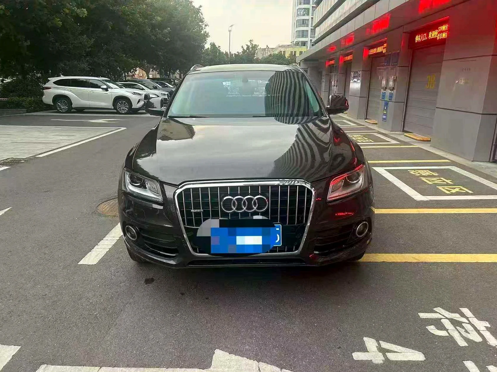 奥迪Q5 正面外观二