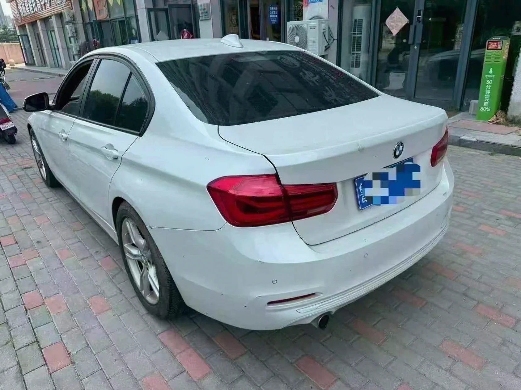 宝马3系 后面外观三