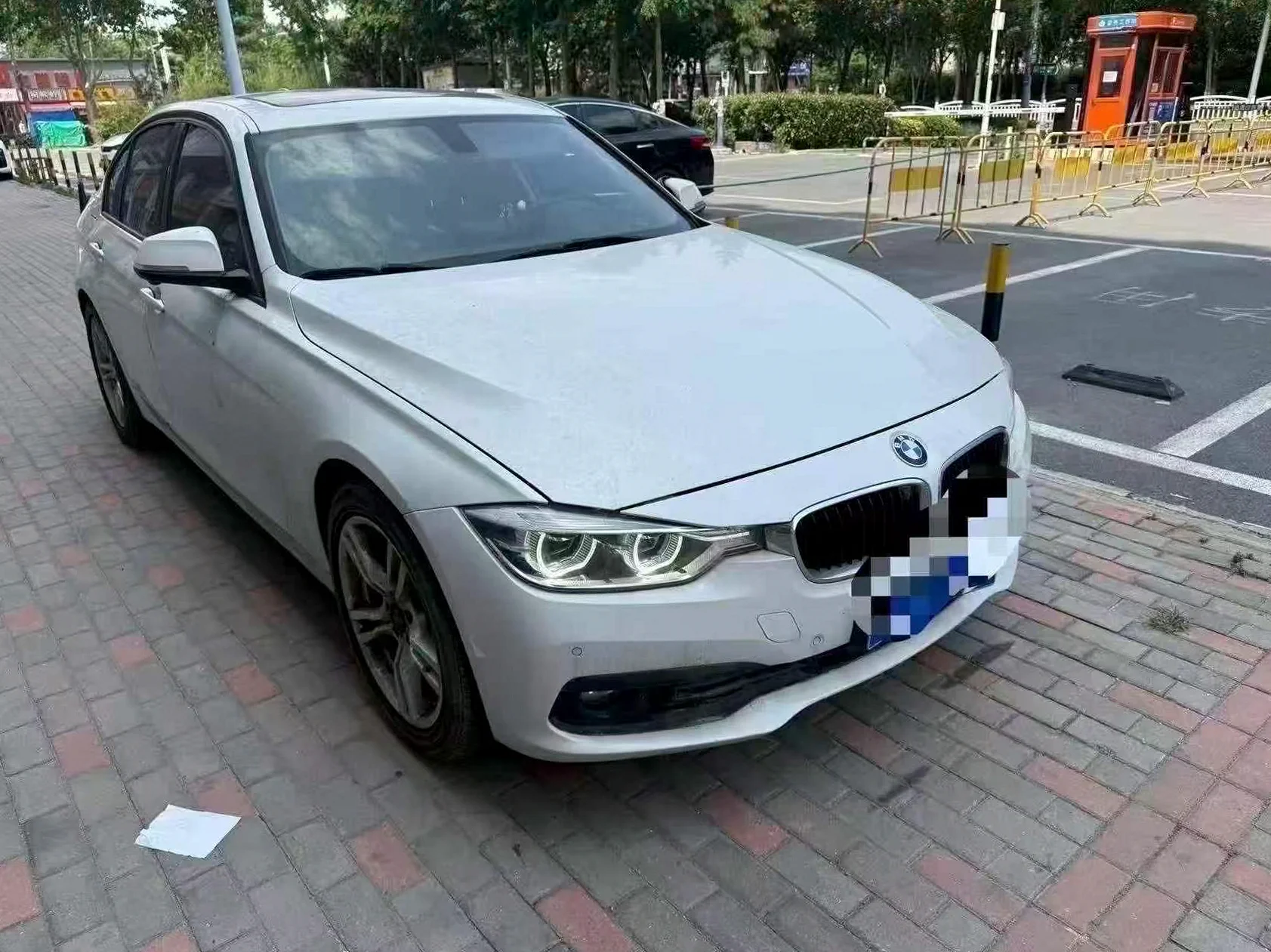宝马3系 正面外观三