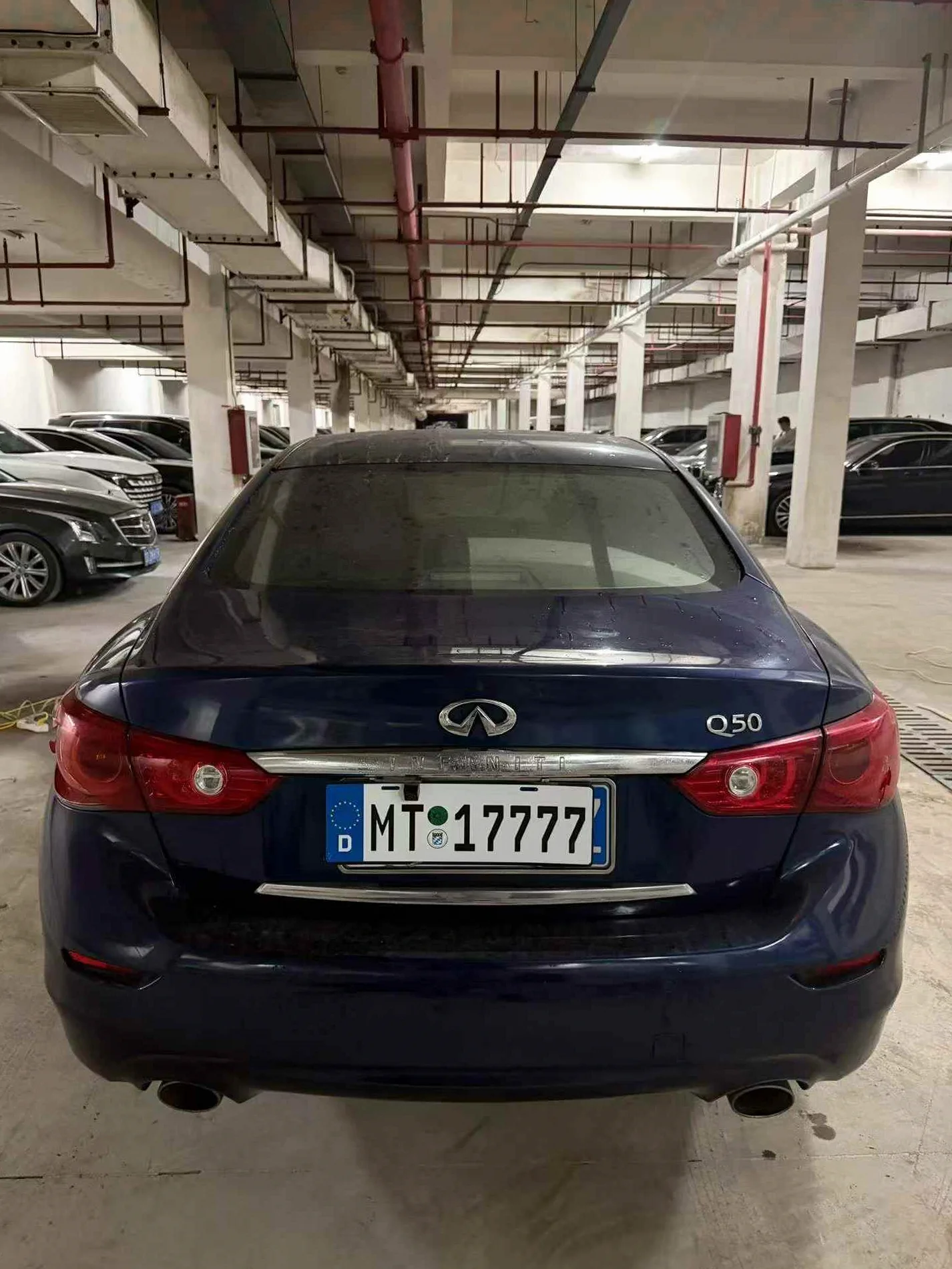 英菲尼迪Q50 后面外观一