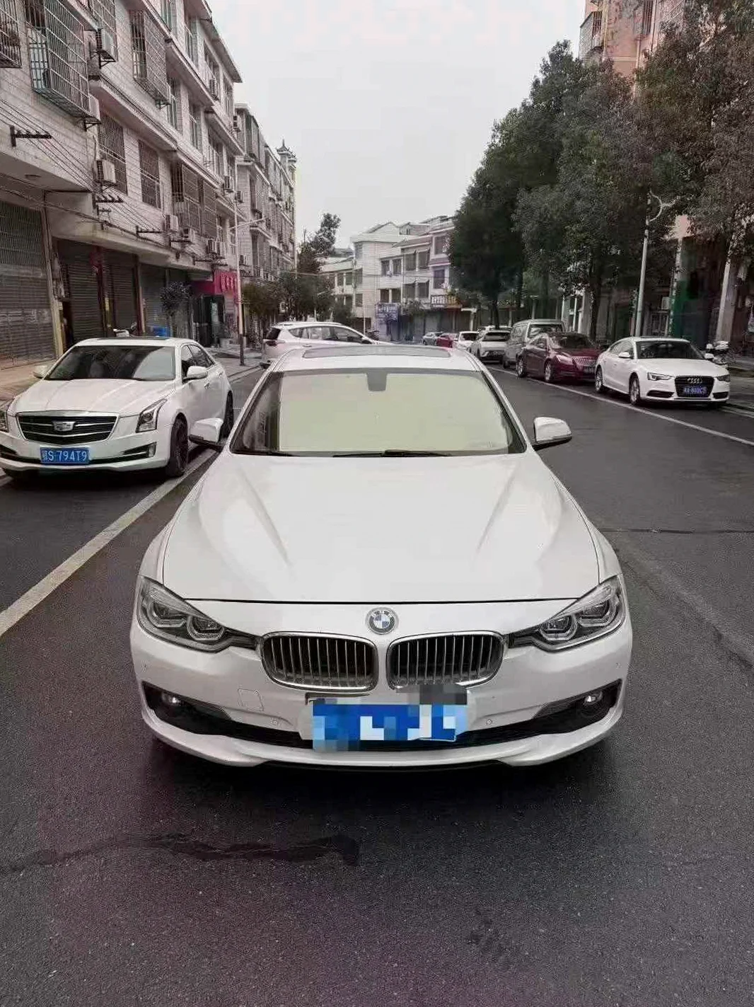 宝马3系 正面外观二