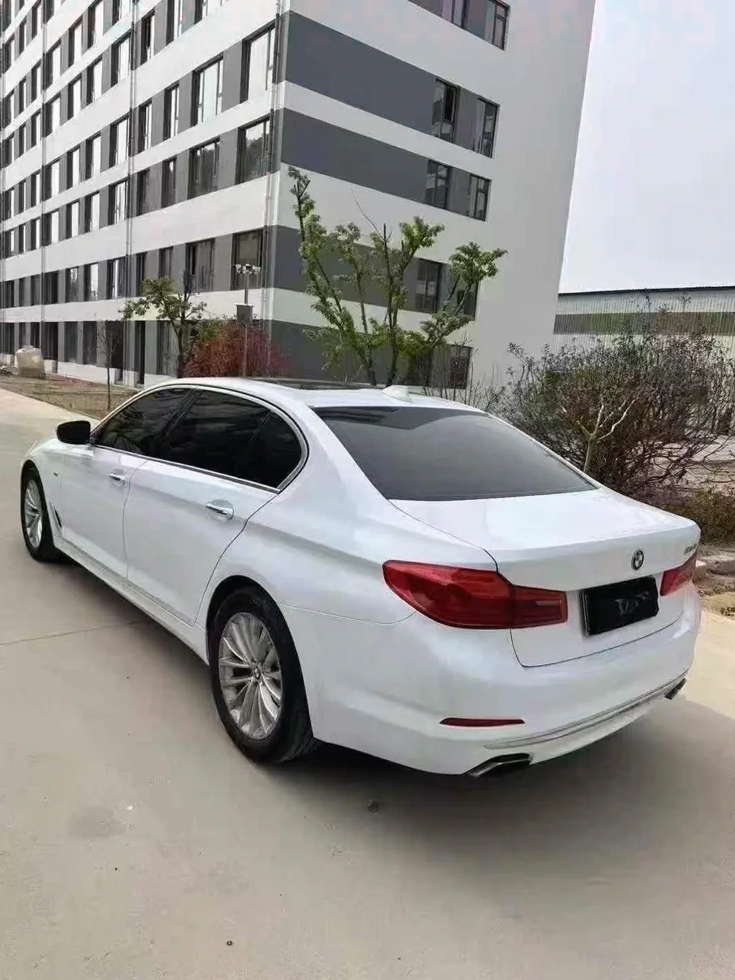 宝马5系 后面外观二