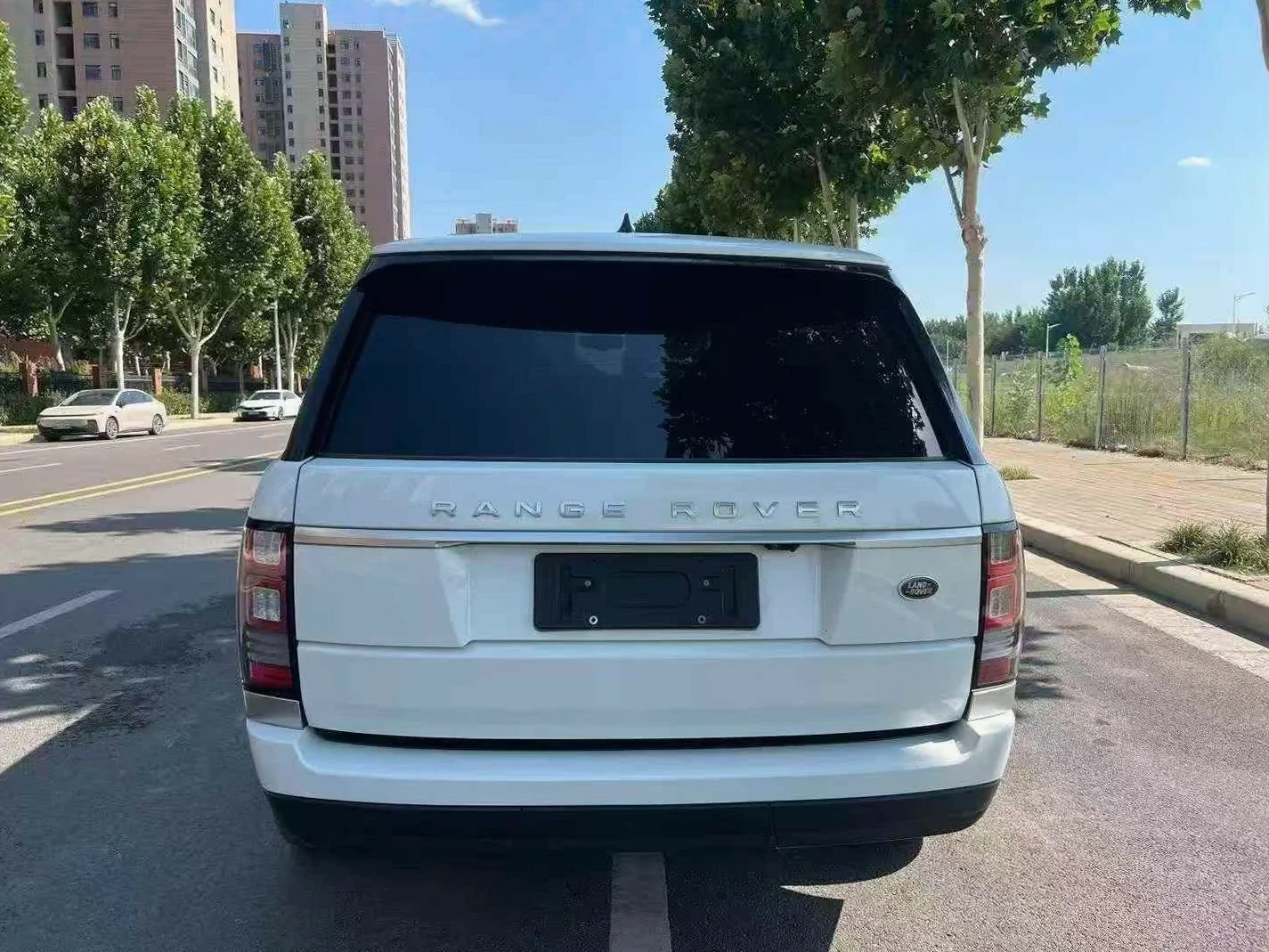 路虎揽胜行政 后面外观二
