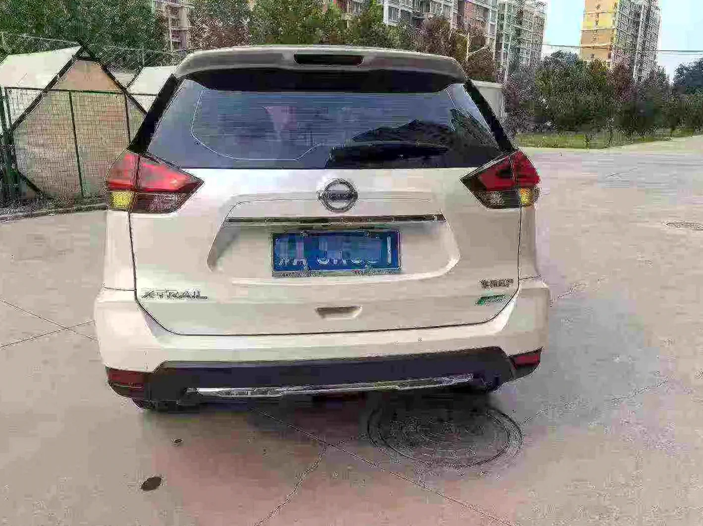 日产奇骏 后面外观三