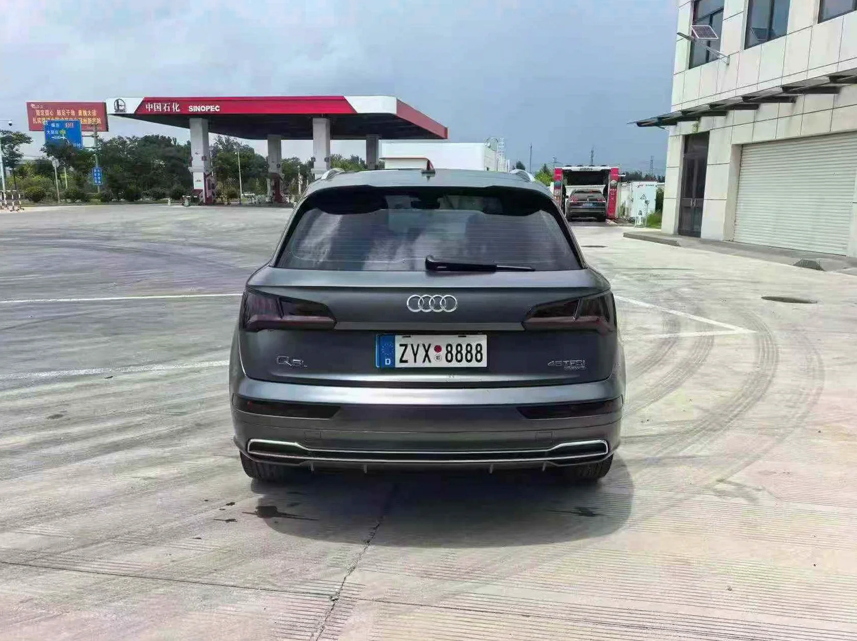 奥迪Q5 后面外观一