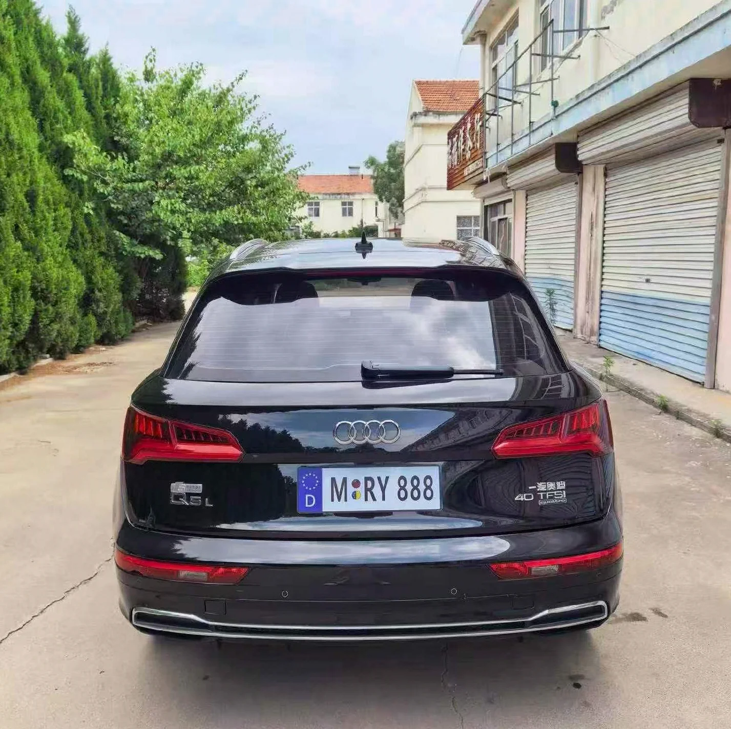 奥迪Q5 后面外观一