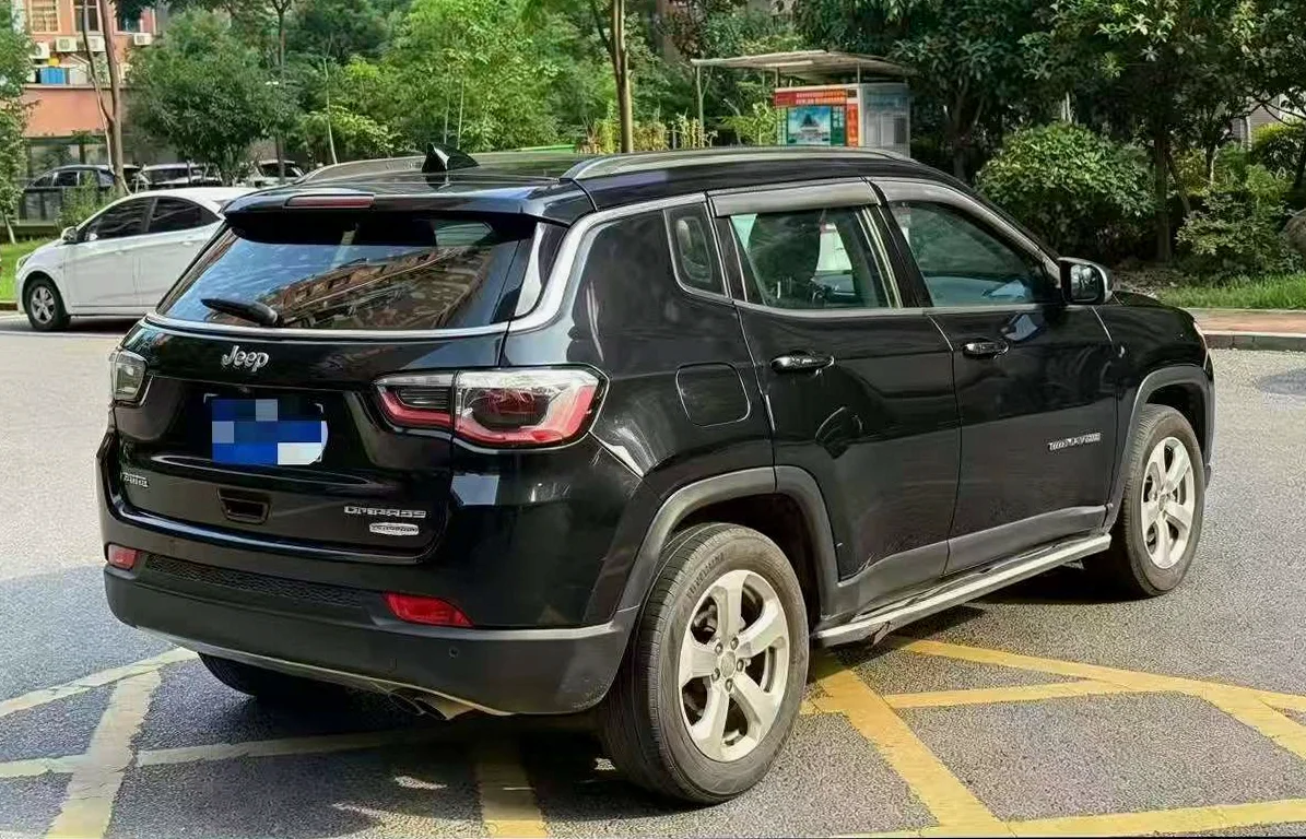 Jeep指南者 后面外观一