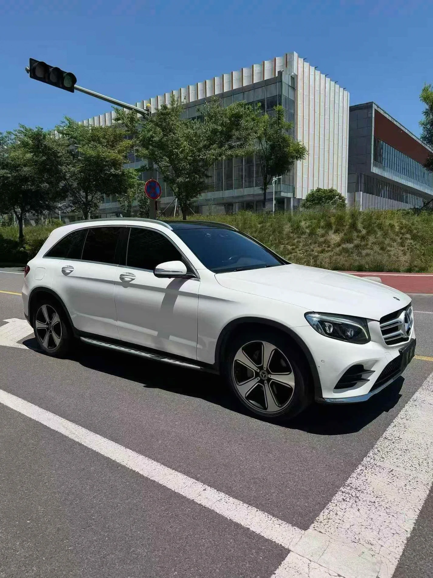 奔驰GLC 正面外观二