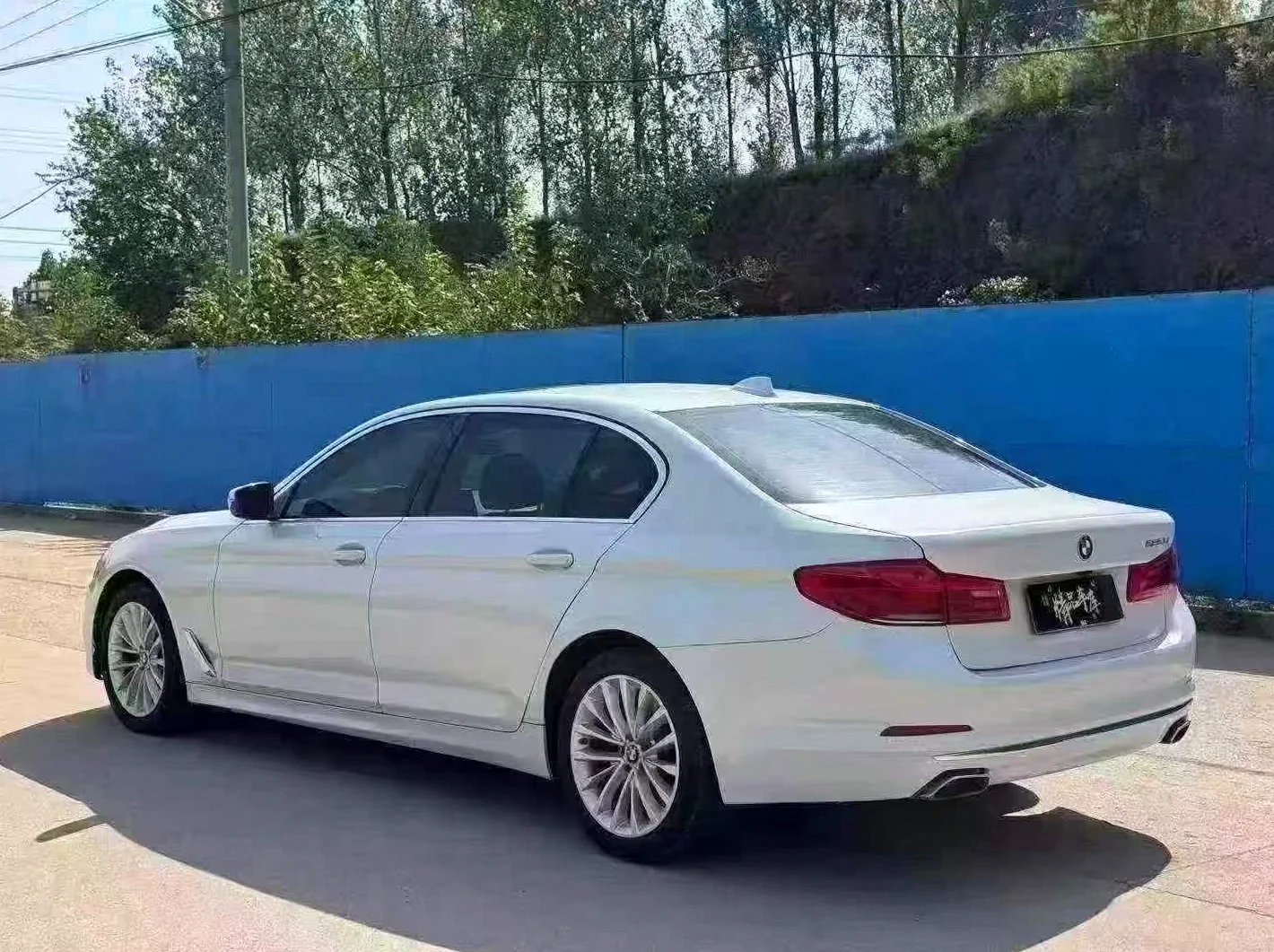 宝马5系 后面外观三
