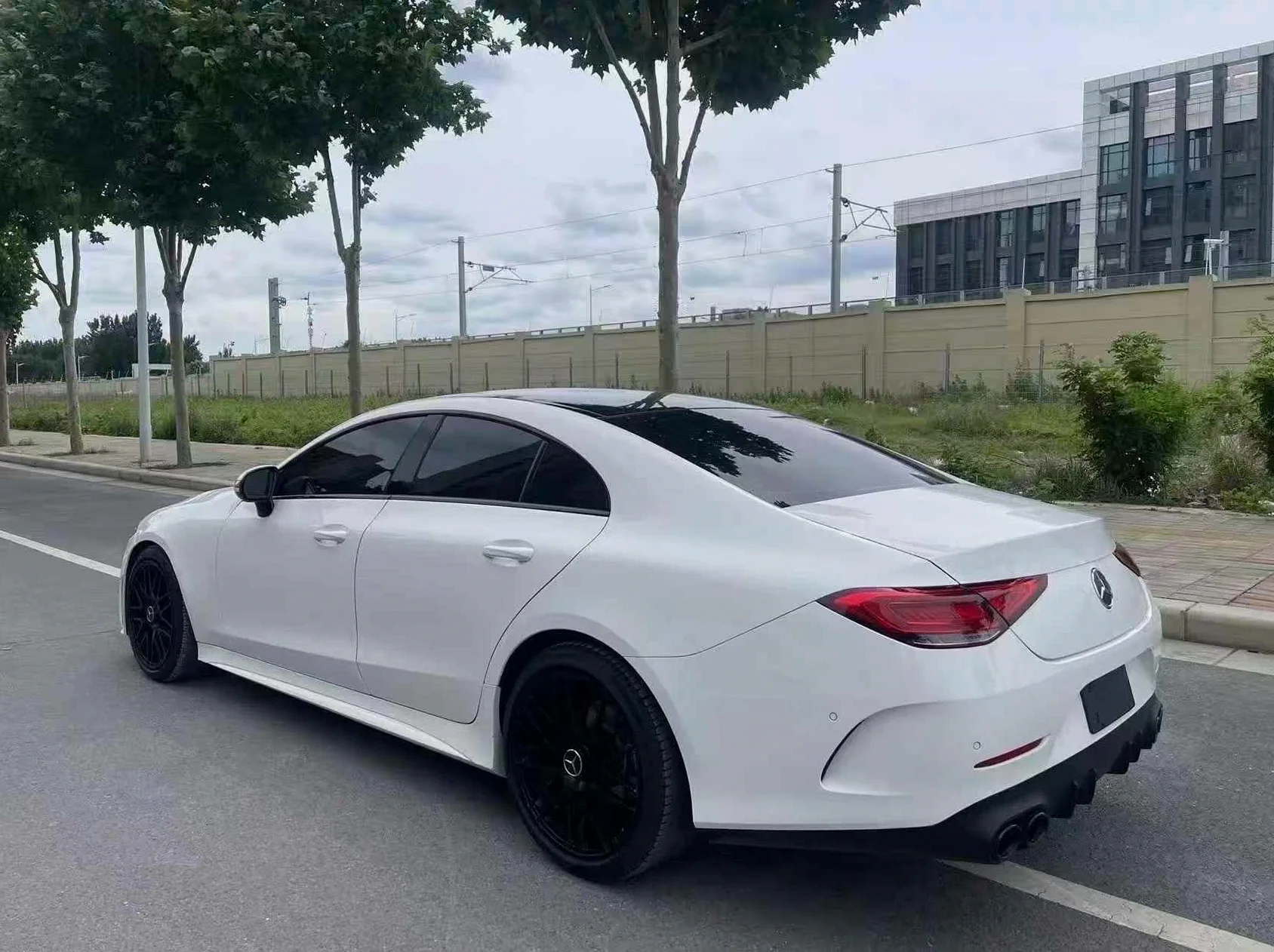 奔驰CLS 后面外观一