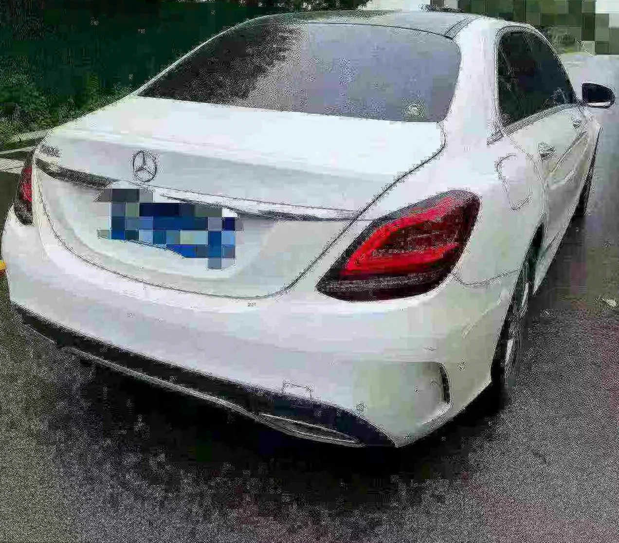 奔驰C 后面外观二