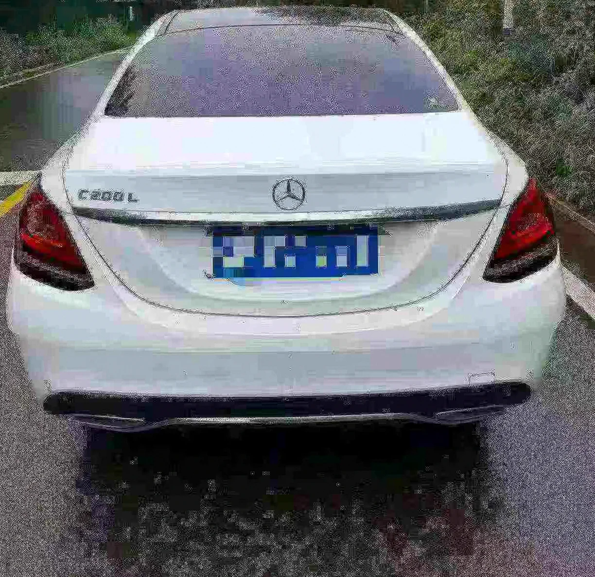 奔驰C 后面外观一