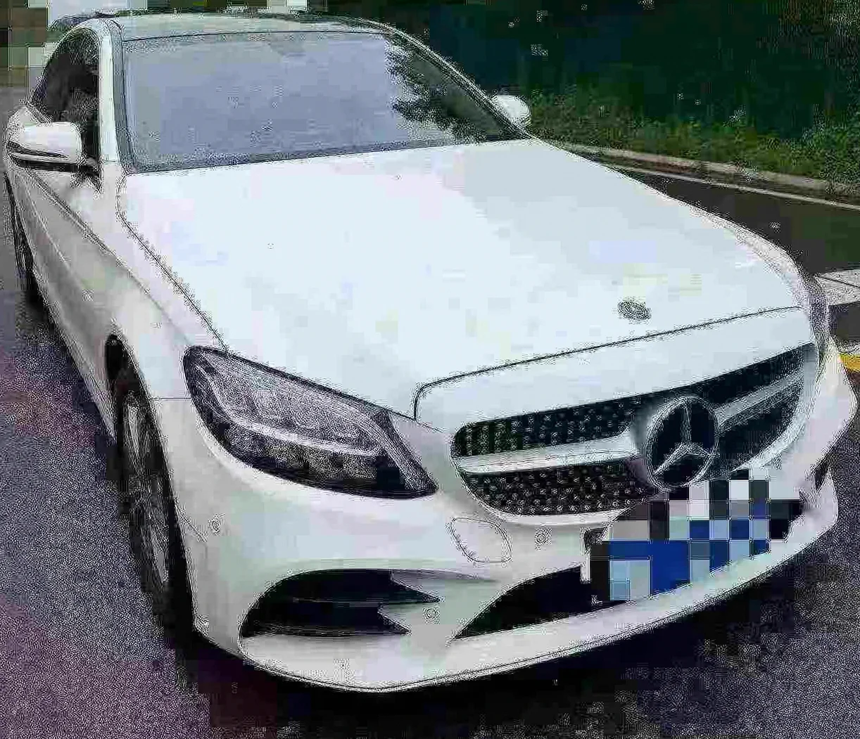 奔驰C 正面外观二
