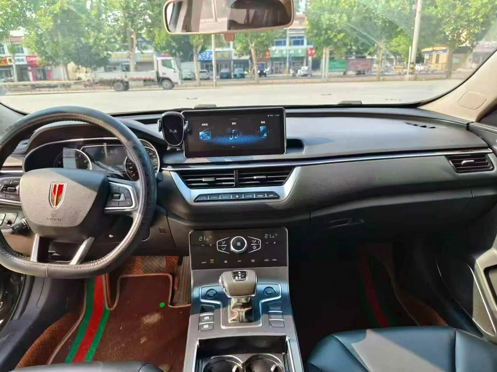 红旗H5 后面外观二