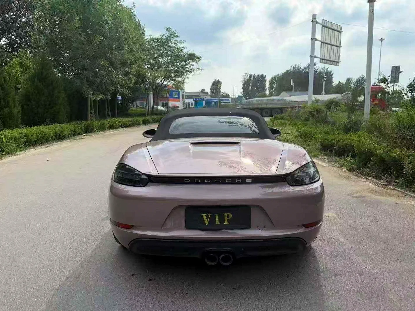 保时捷718 后面外观二