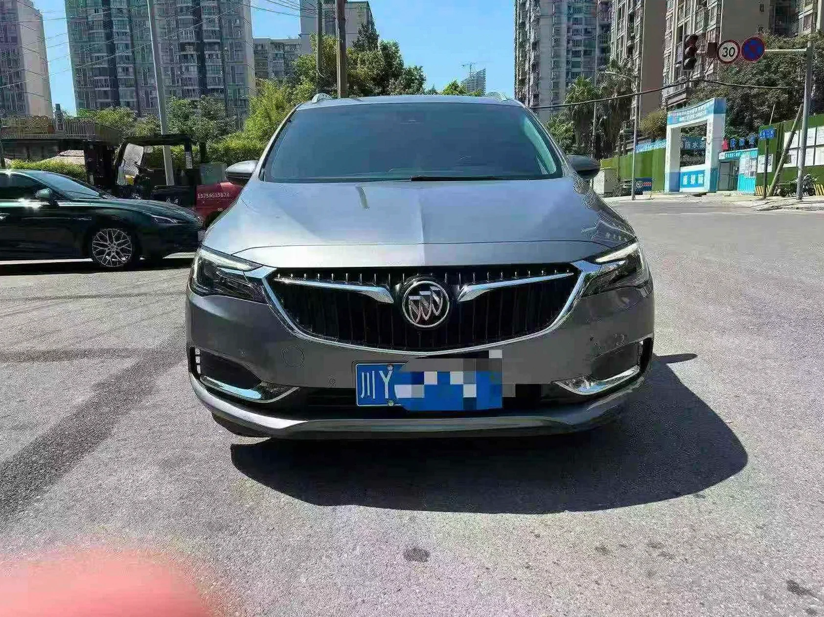 别克GL6 正面外观二