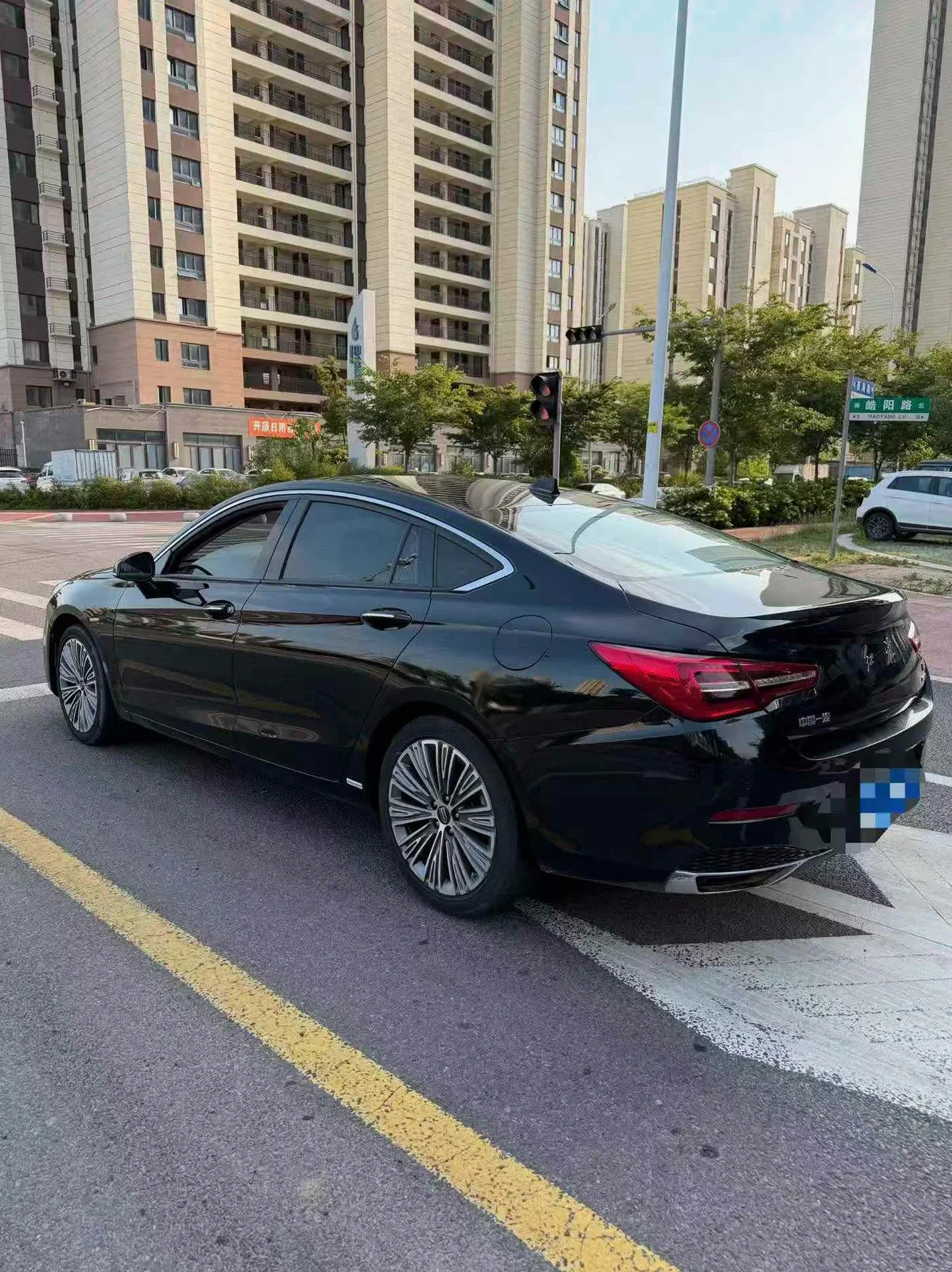 红旗H5 后面外观二