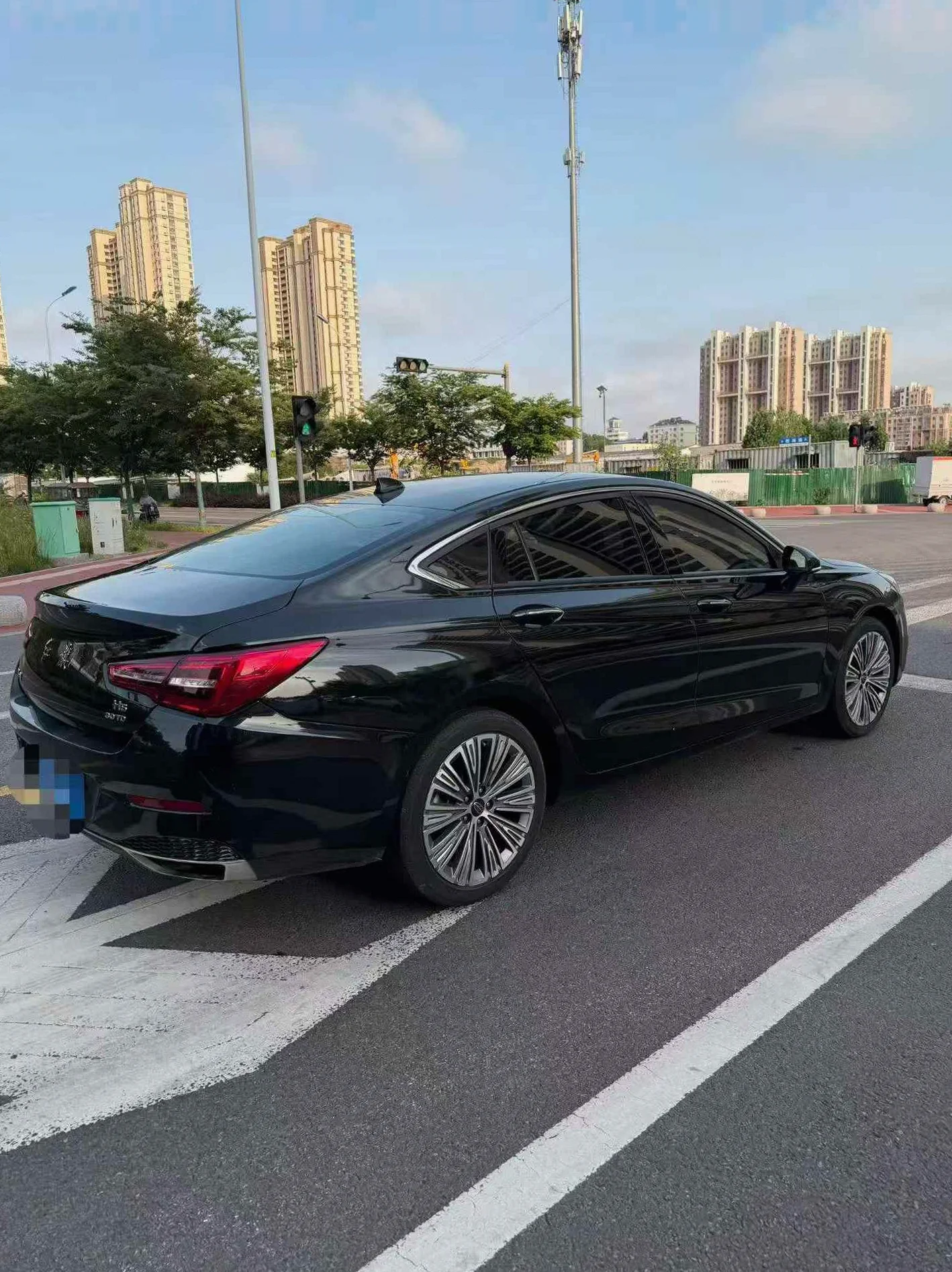红旗H5 后面外观三