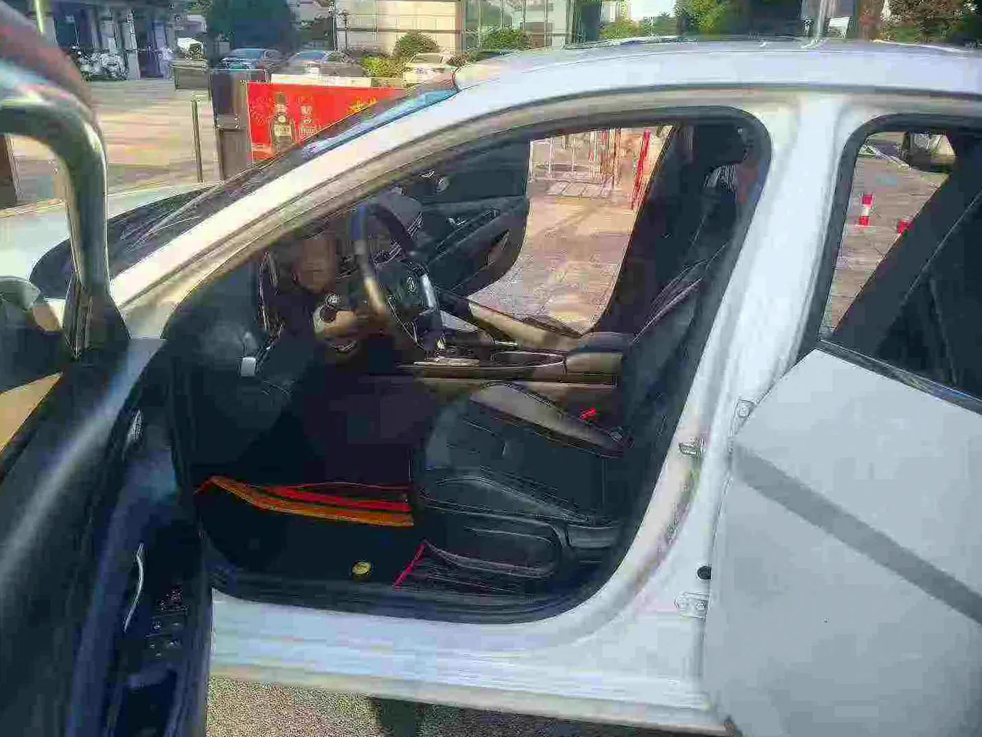 现代伊兰特 后面外观三