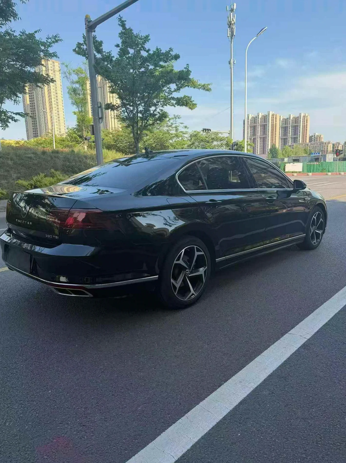 大众迈腾 后面外观三
