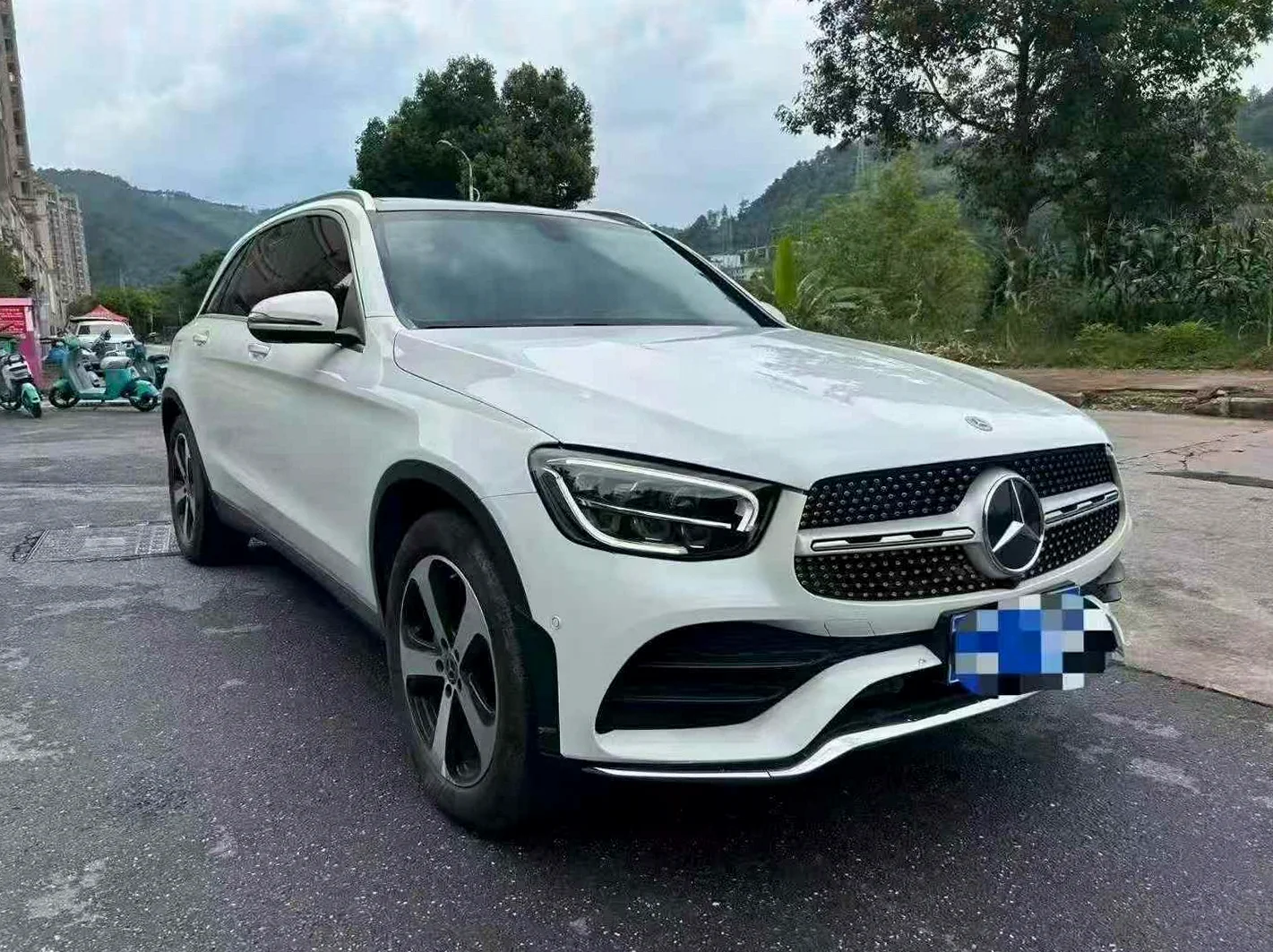 奔驰GLC 正面外观三