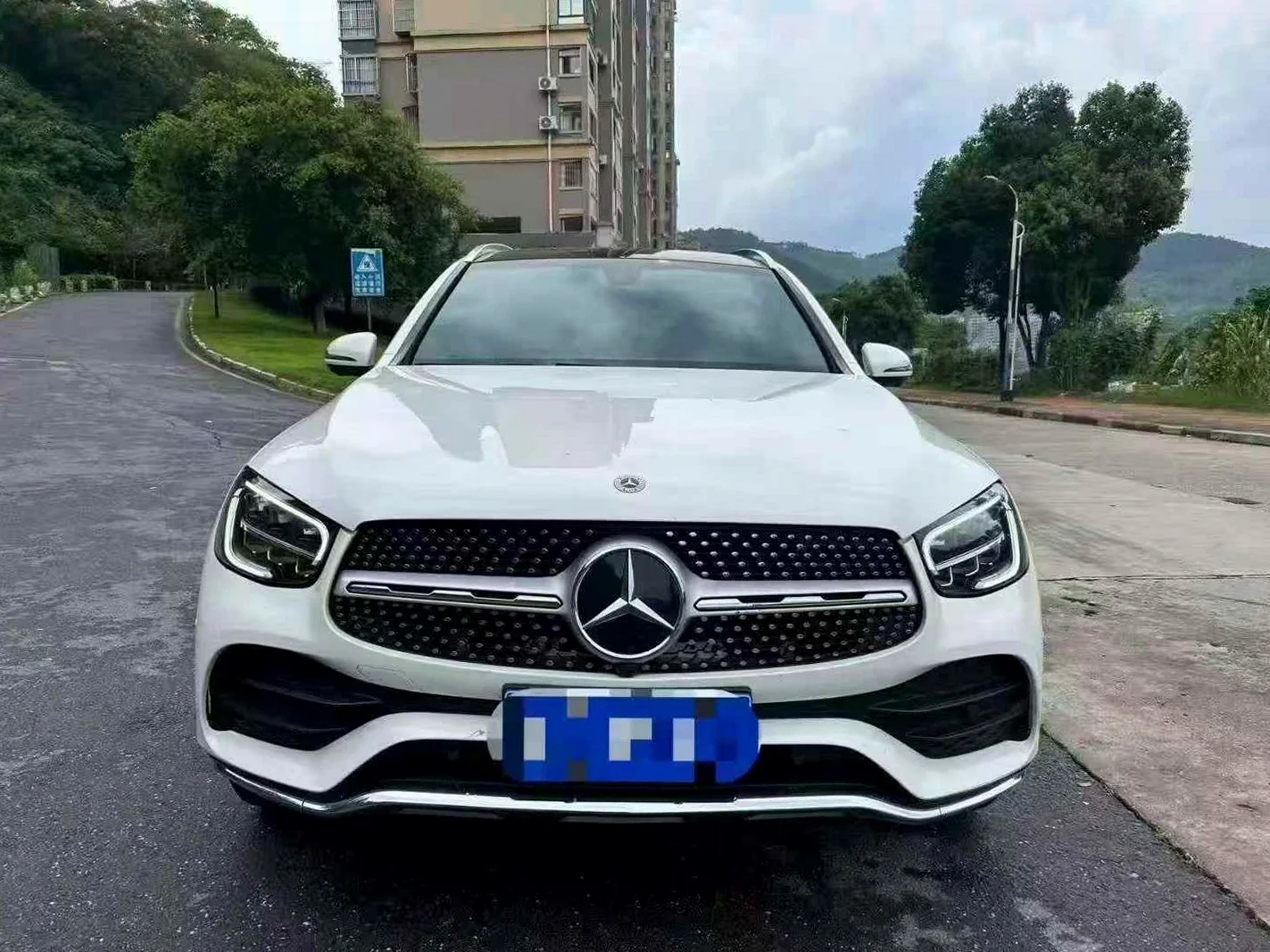 奔驰GLC 正面外观二