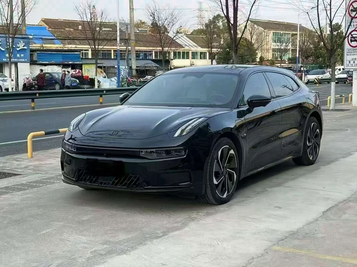 2023款 极氪汽车 001