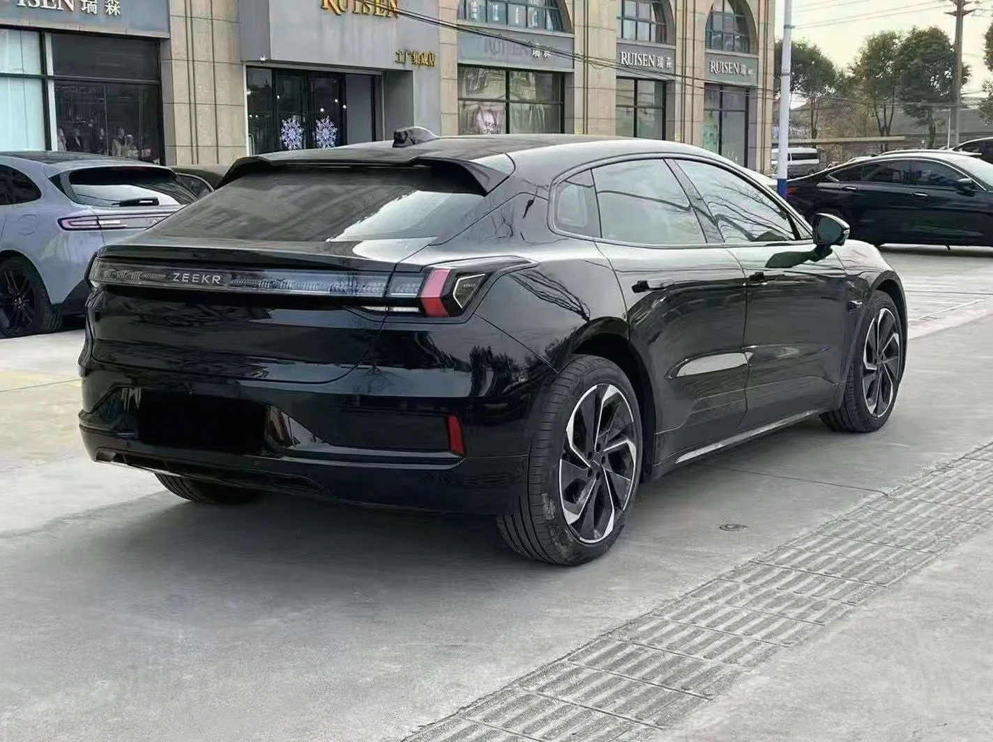 极氪汽车001 正面外观三