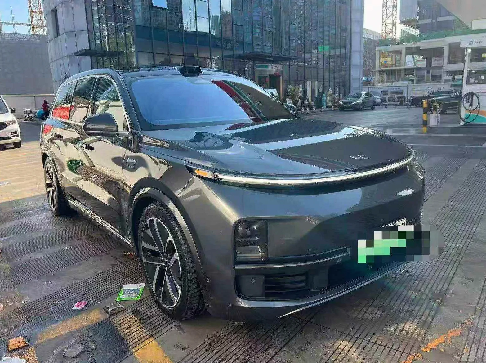 理想L9 正面外观三