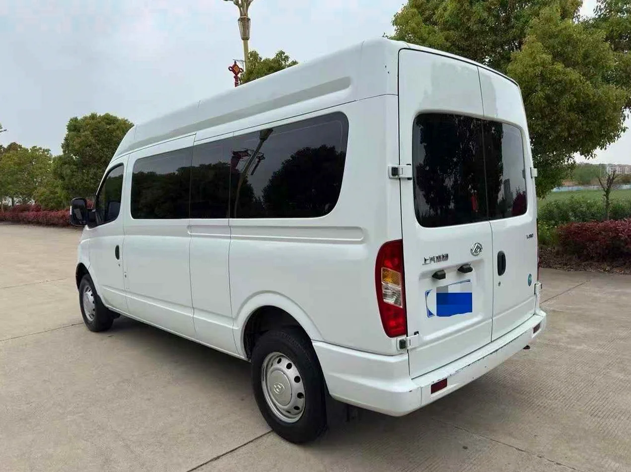 大通V80 后面外观二