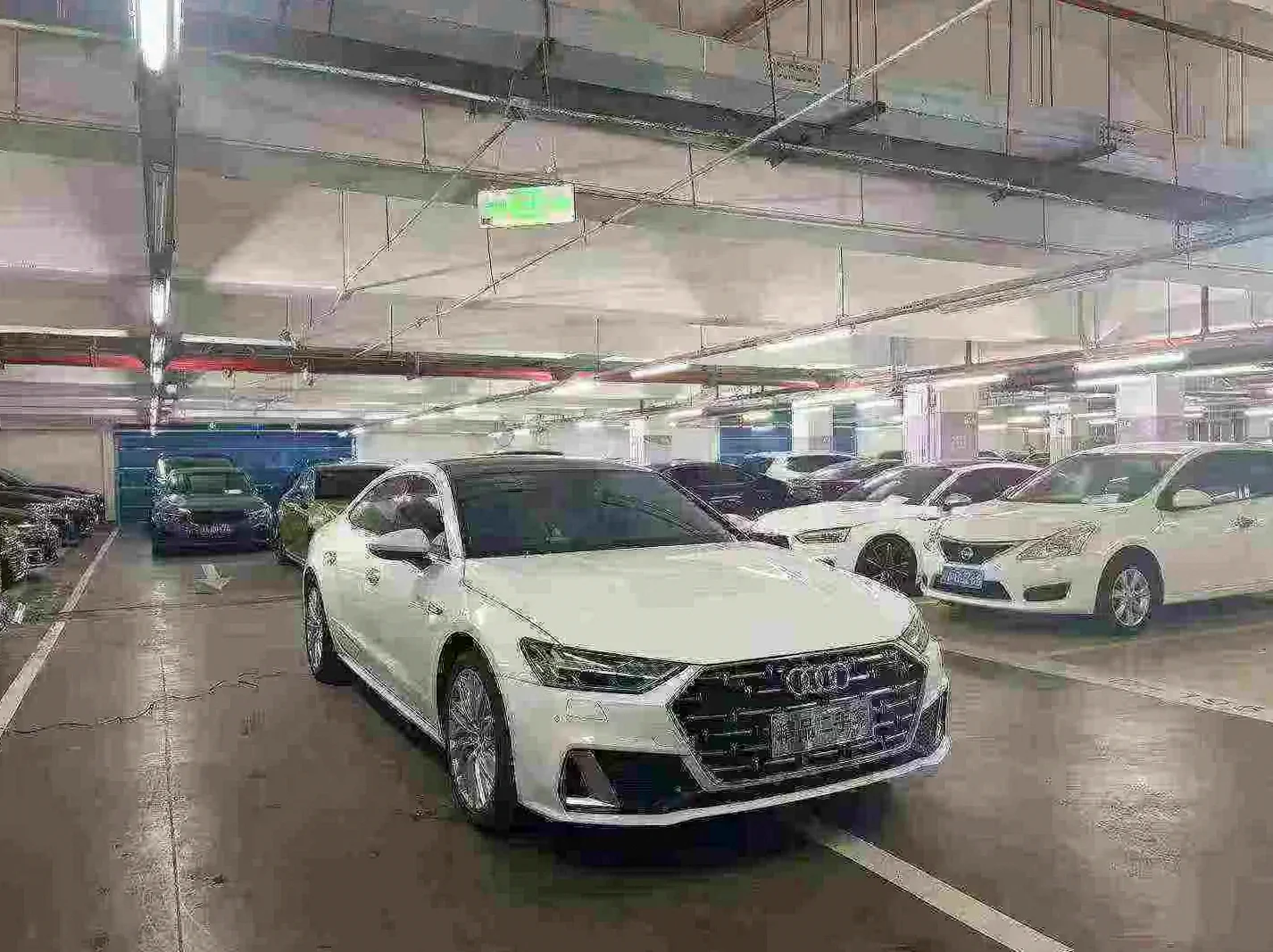 奥迪A7L 正面外观二