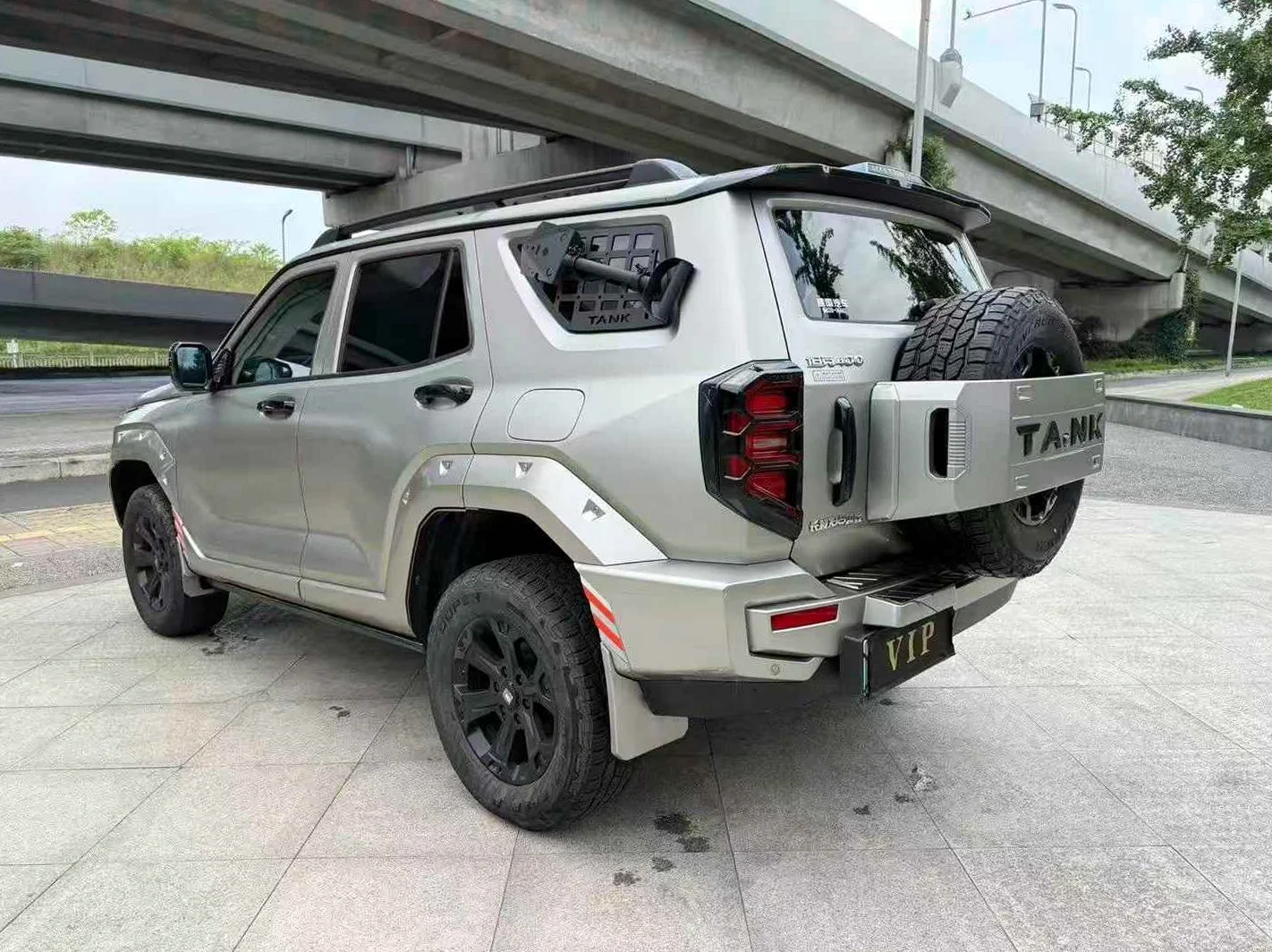 长城汽车坦克 后面外观一