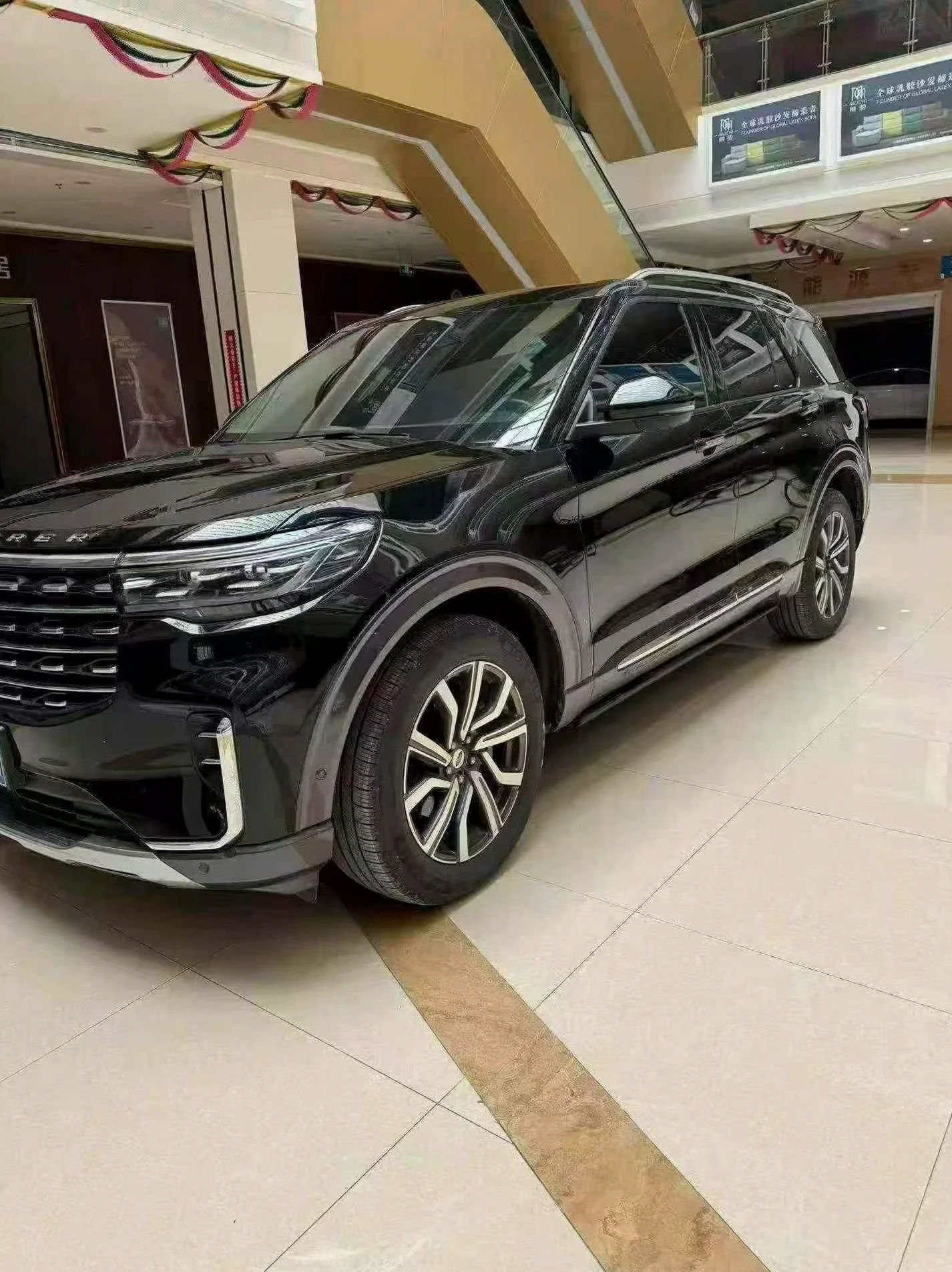 福特探险者 正面外观三