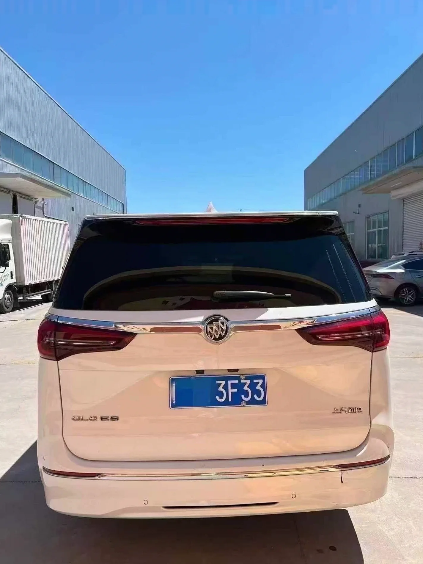 别克GL8 后面外观二