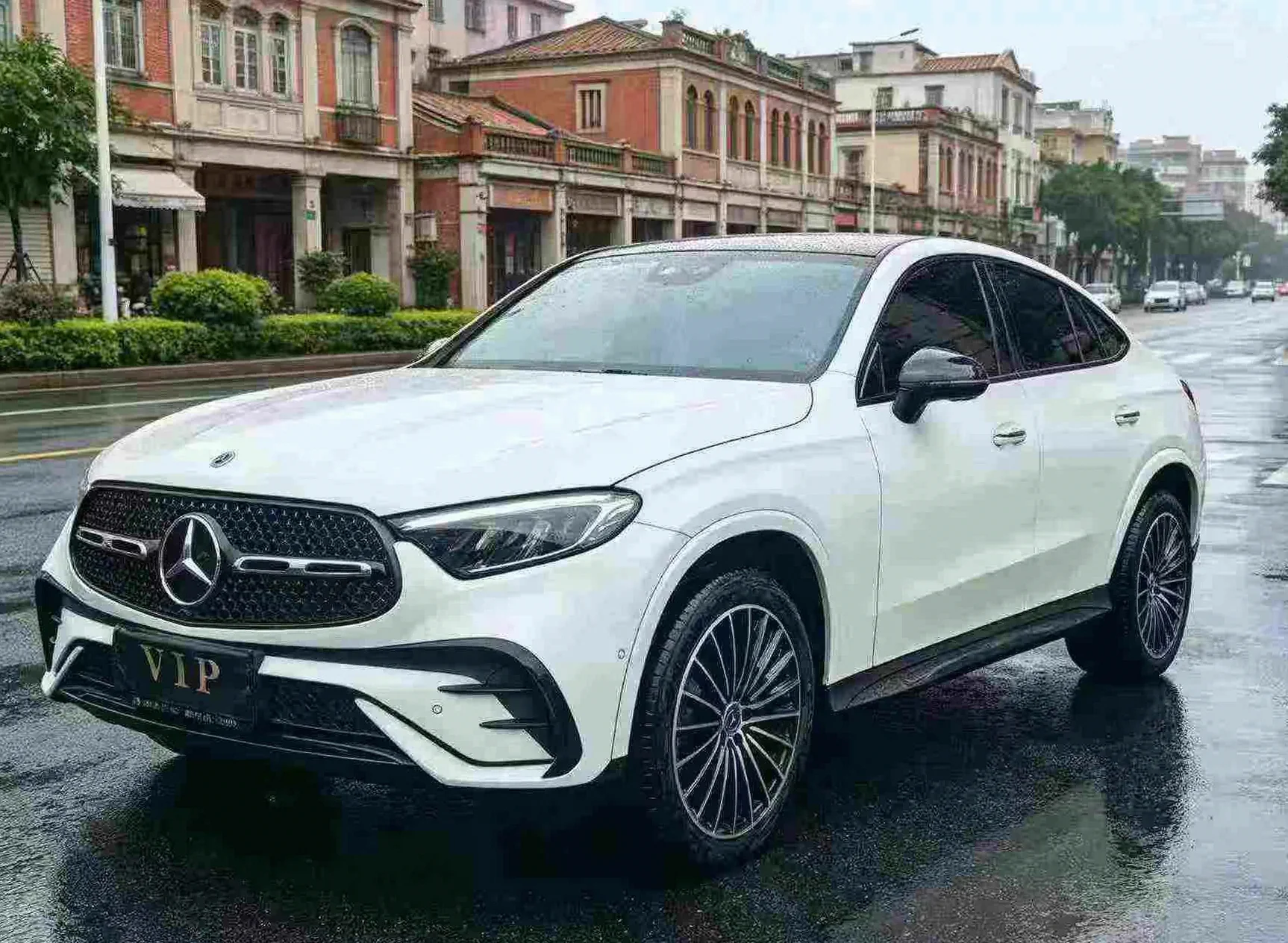 奔驰GLC 正面外观二