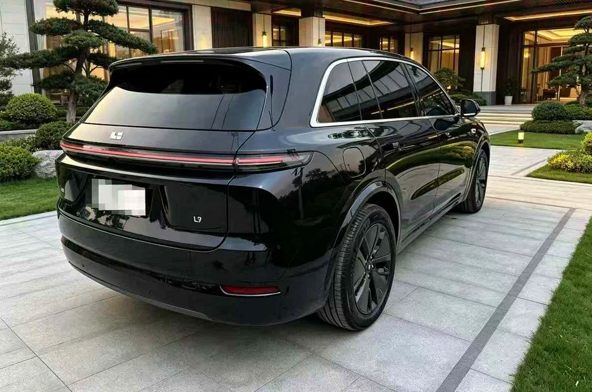理想L7 后面外观二