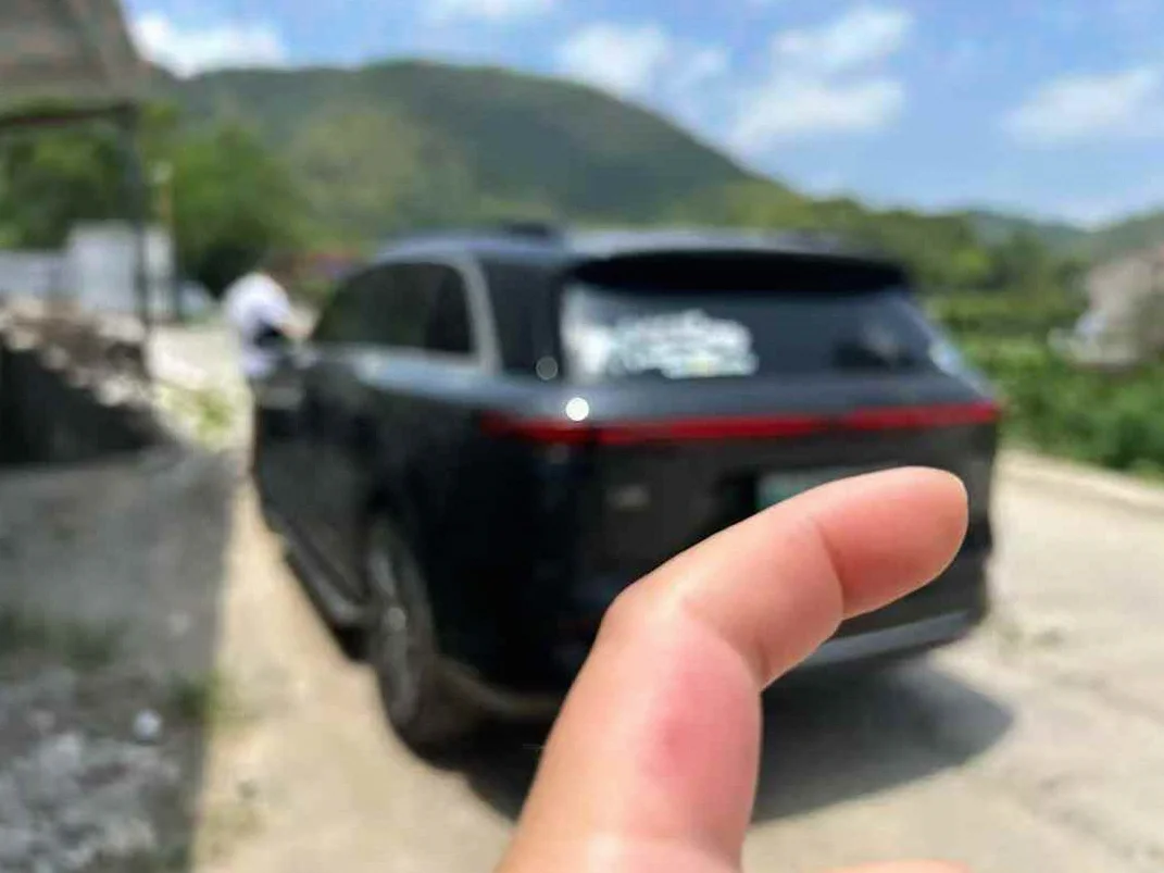 小鹏汽车G9 后面外观一